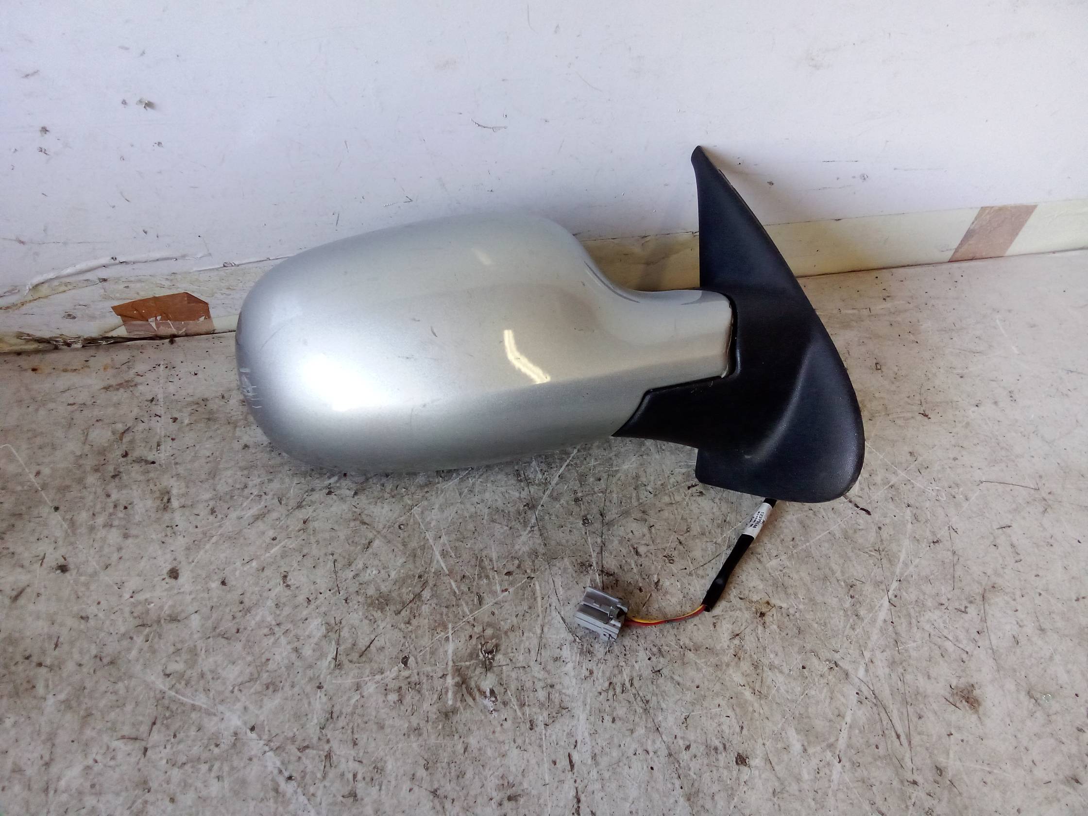 Retrovisore est. regolaz. elettr. dx.