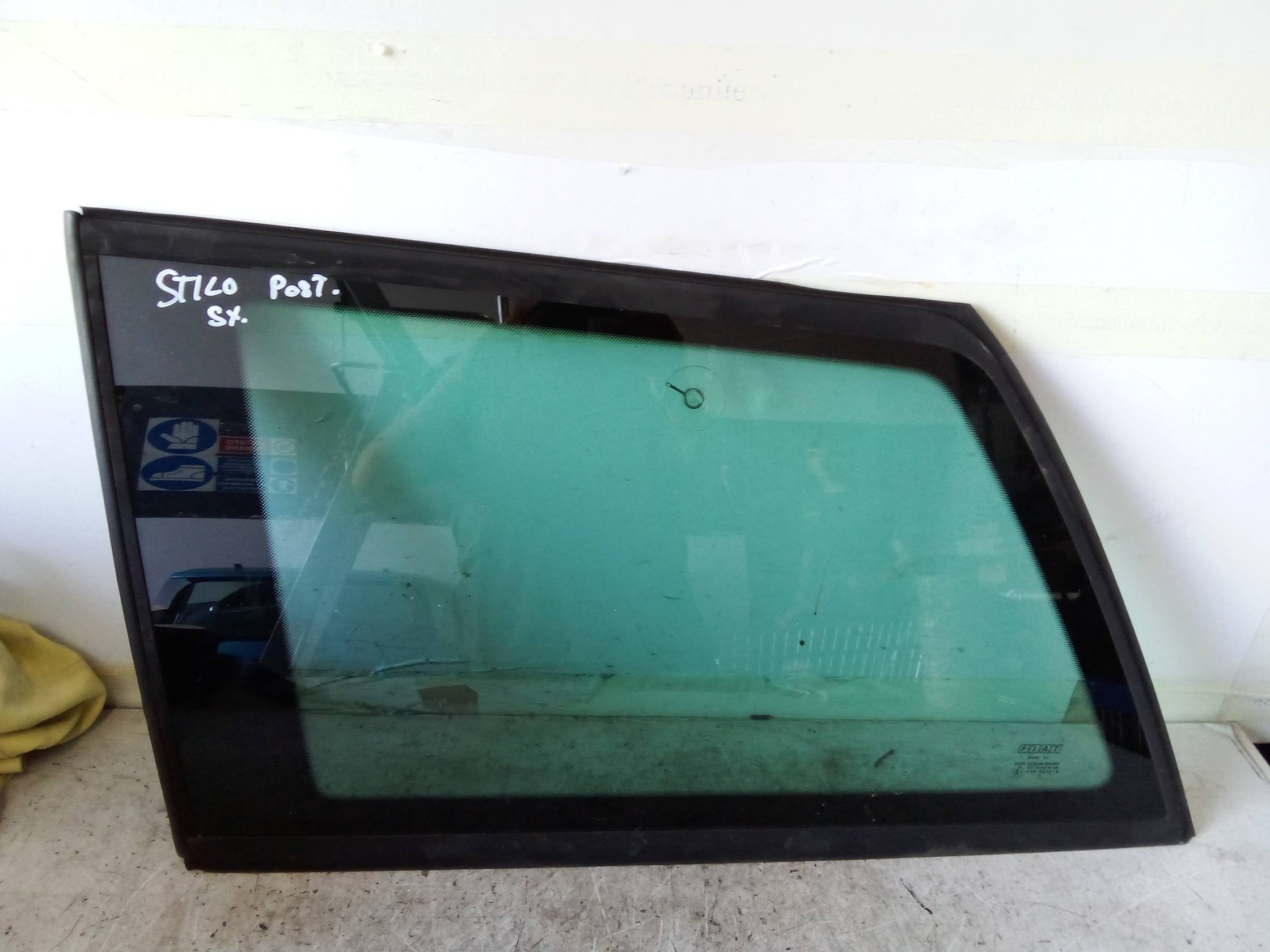 Fisso atermico parafango post. sx.