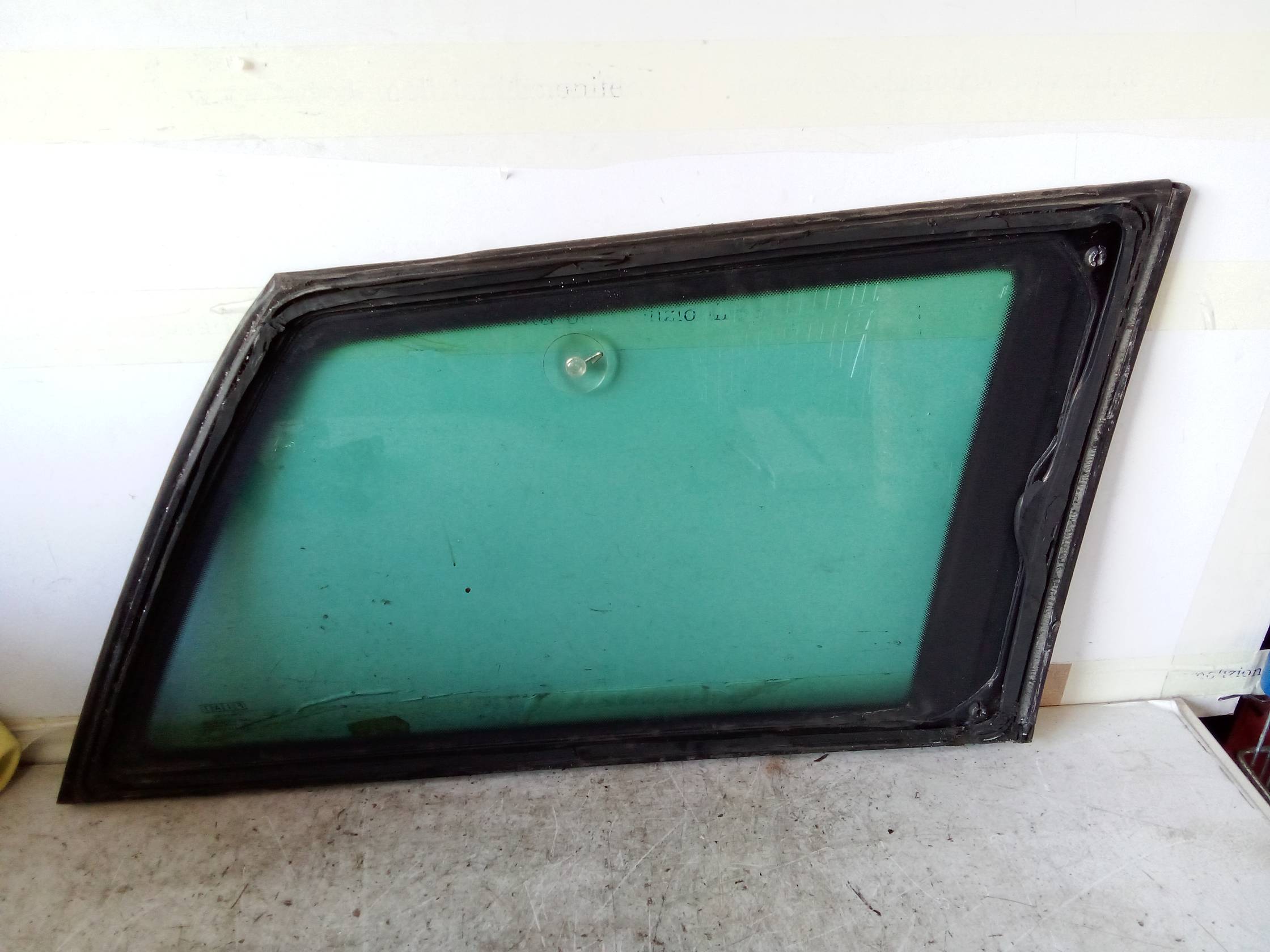 Fisso atermico parafango post. sx.