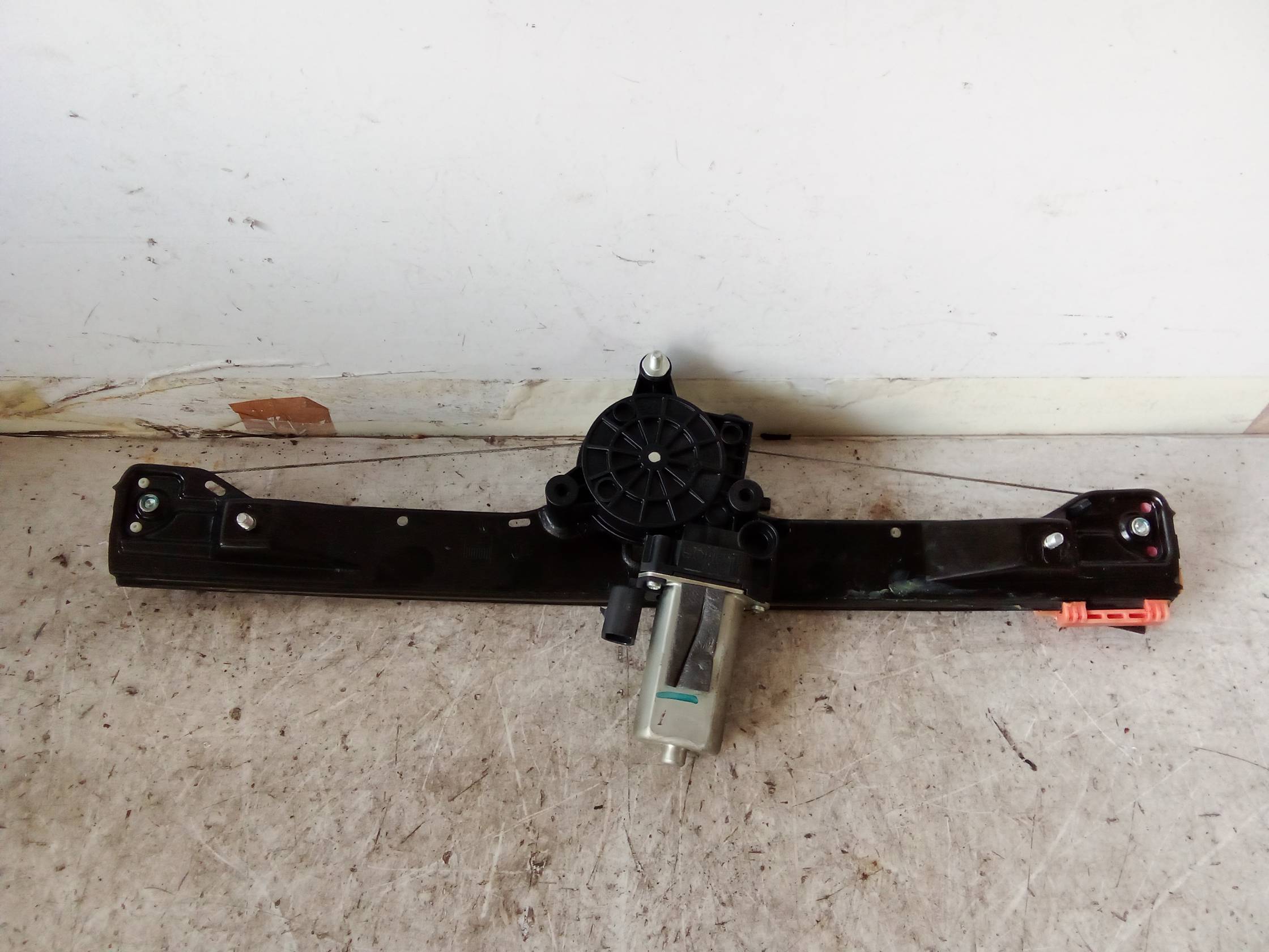 Alzacristallo elettr. porta ant. sx.