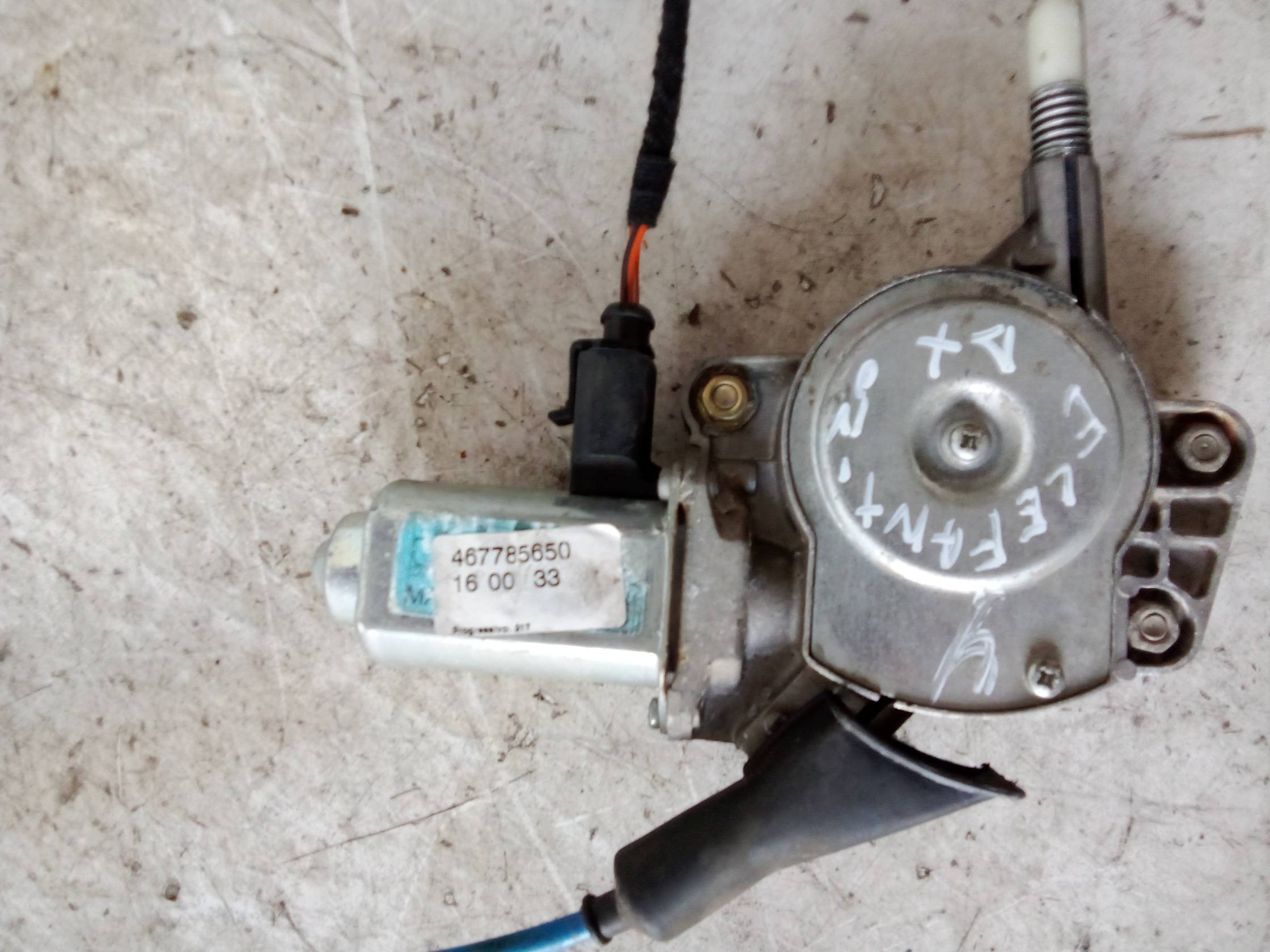 Alzacristallo elettr. porta ant. con motorino dx.