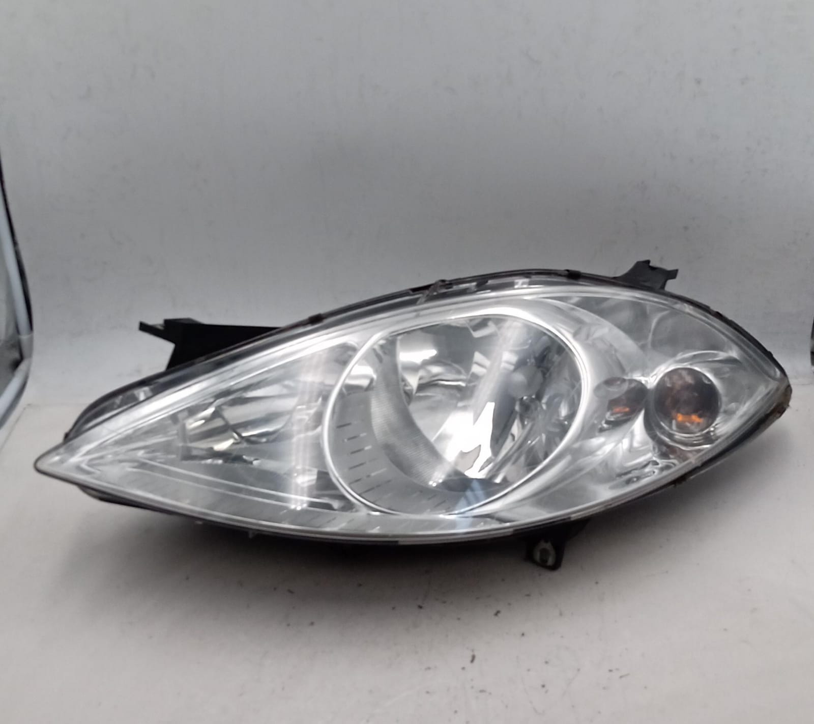 Fanale anteriore sinistro