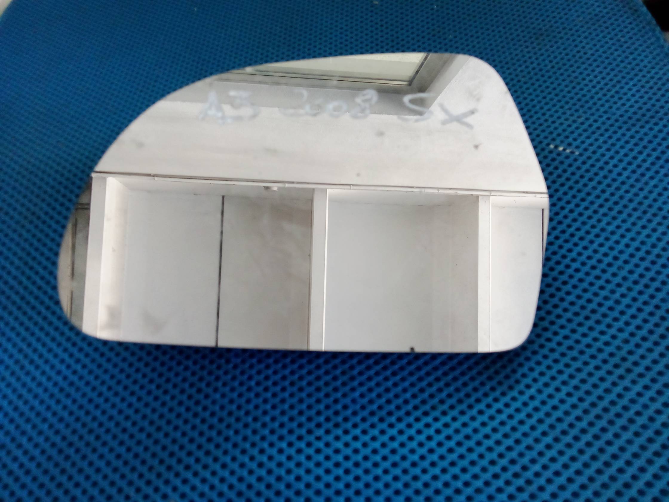 Cristallo retrovisore est. sx. Cristallo retrovisore est. sx.