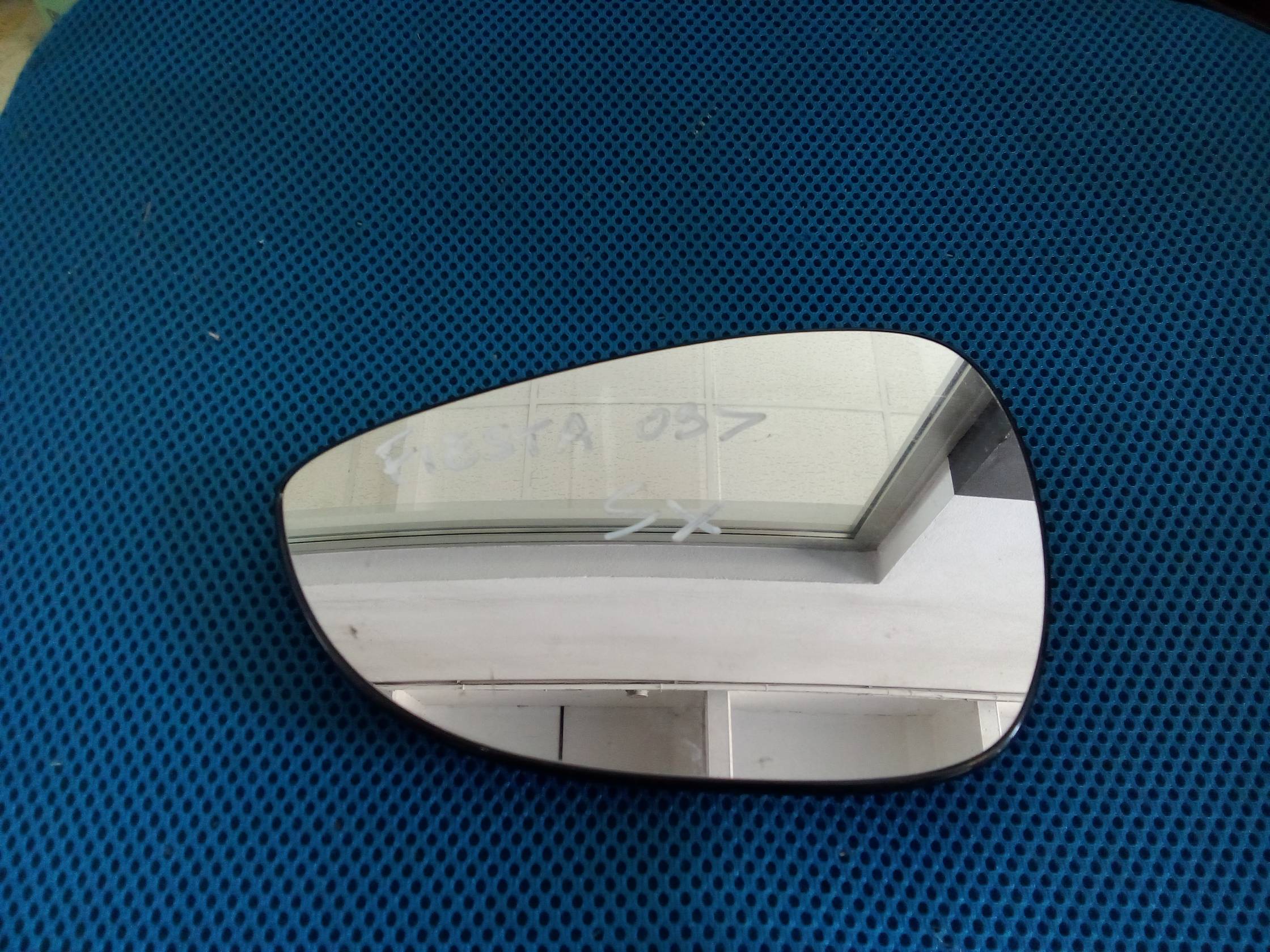 Cristallo retrovisore est. sx.