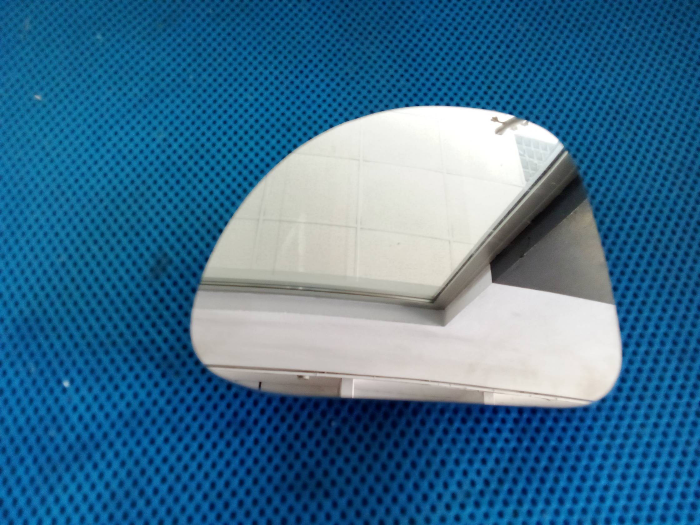 Cristallo inf. retrovisore est. sx.