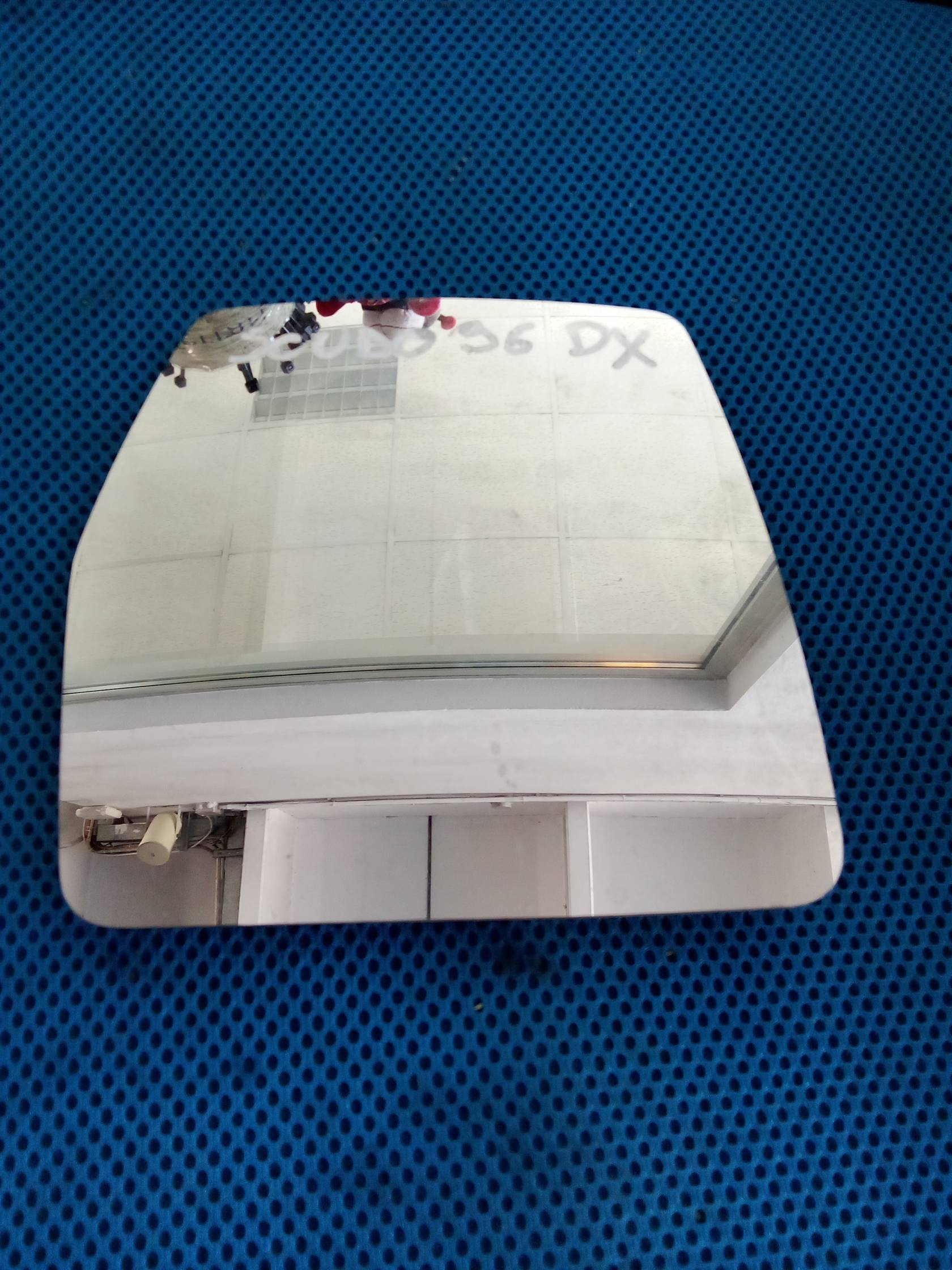 Cristallo retrovisore est. dx.