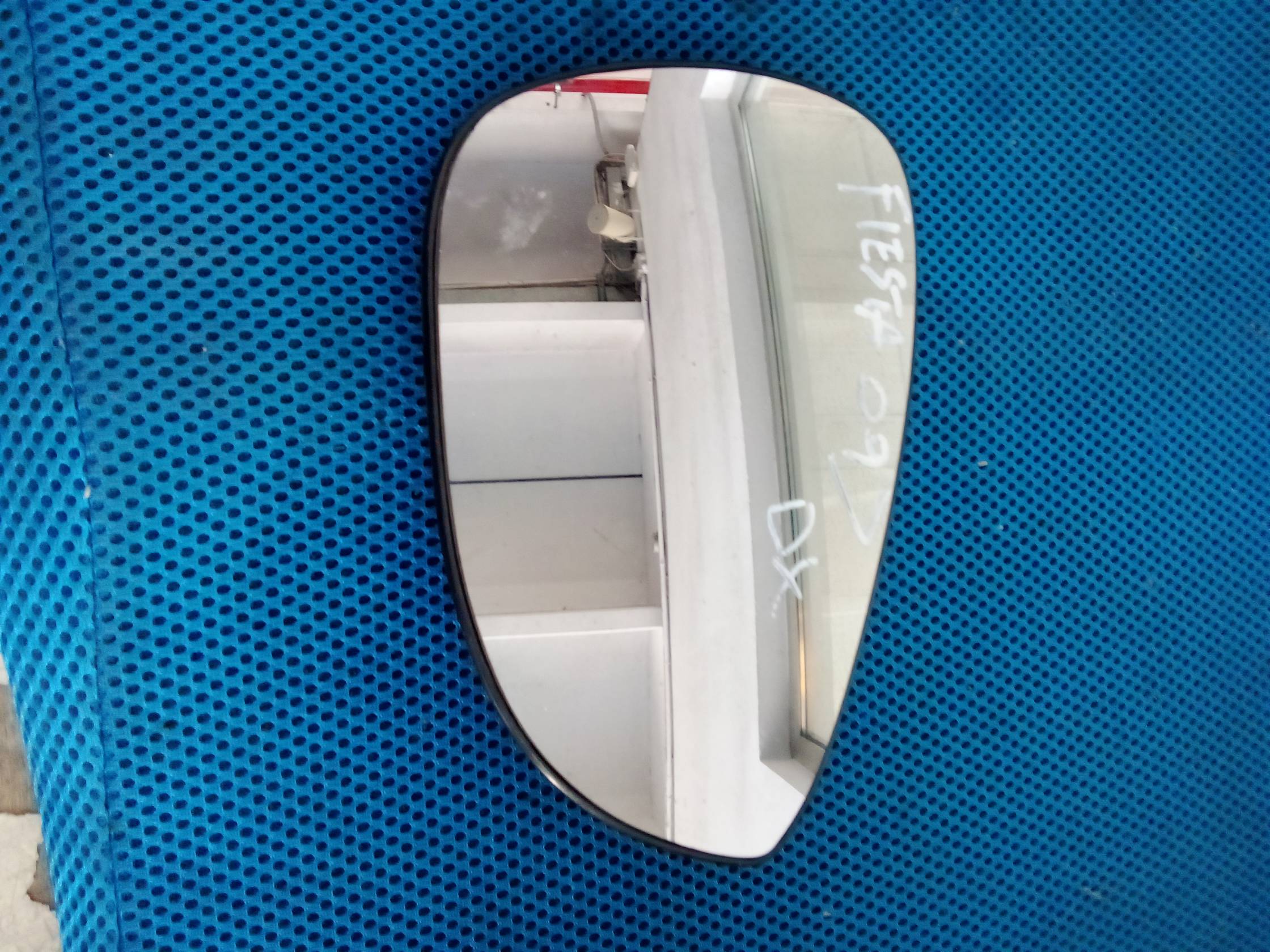 Cristallo retrovisore est. dx.