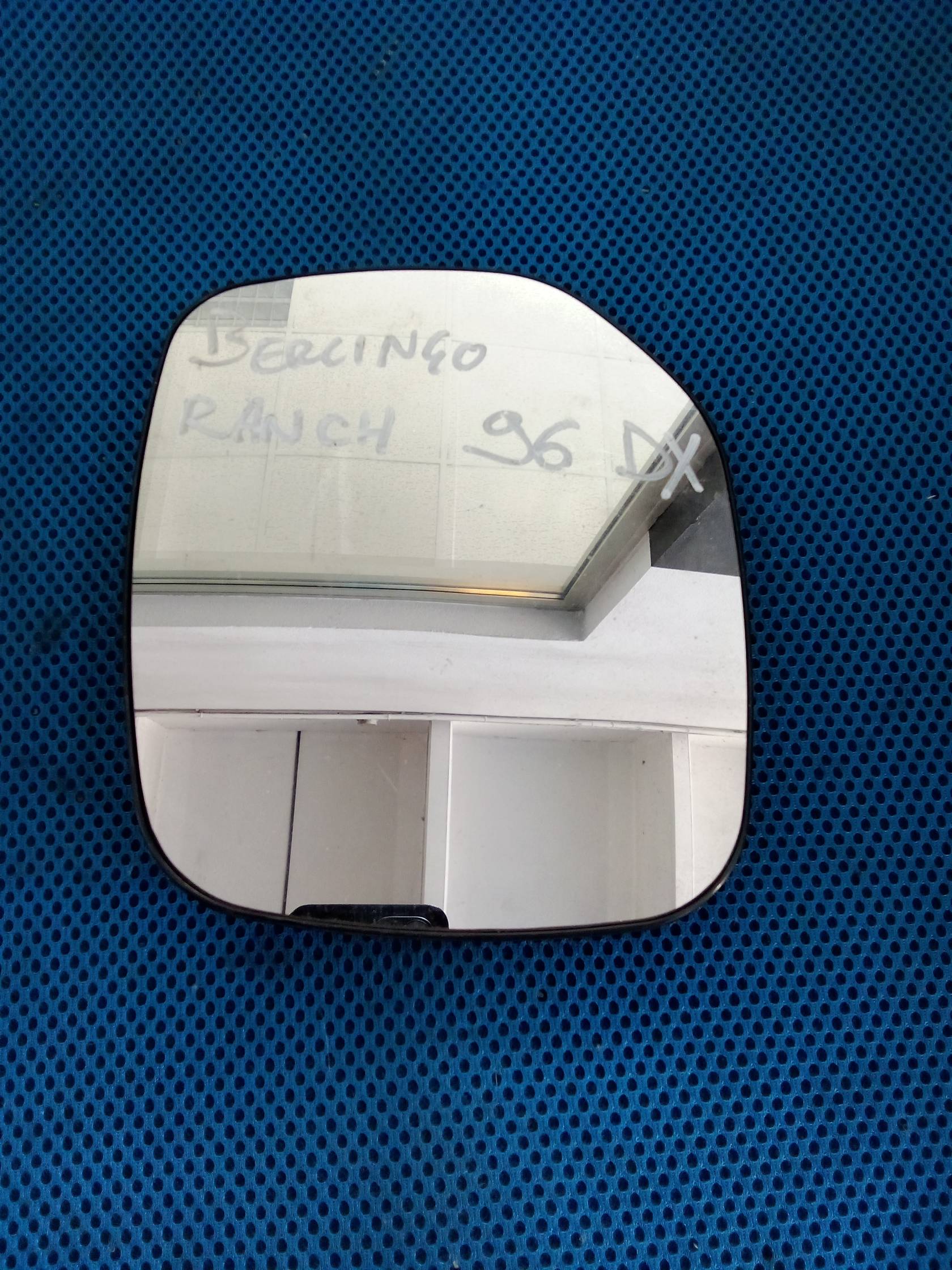 Cristallo retrovisore est. dx.