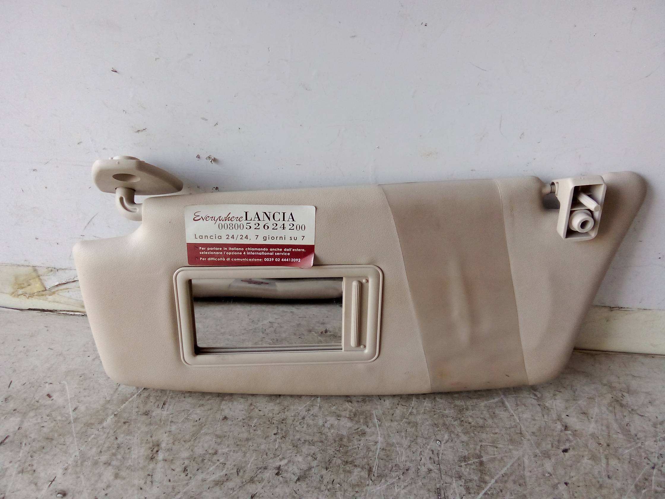 Aletta parasole parabrezza sx.