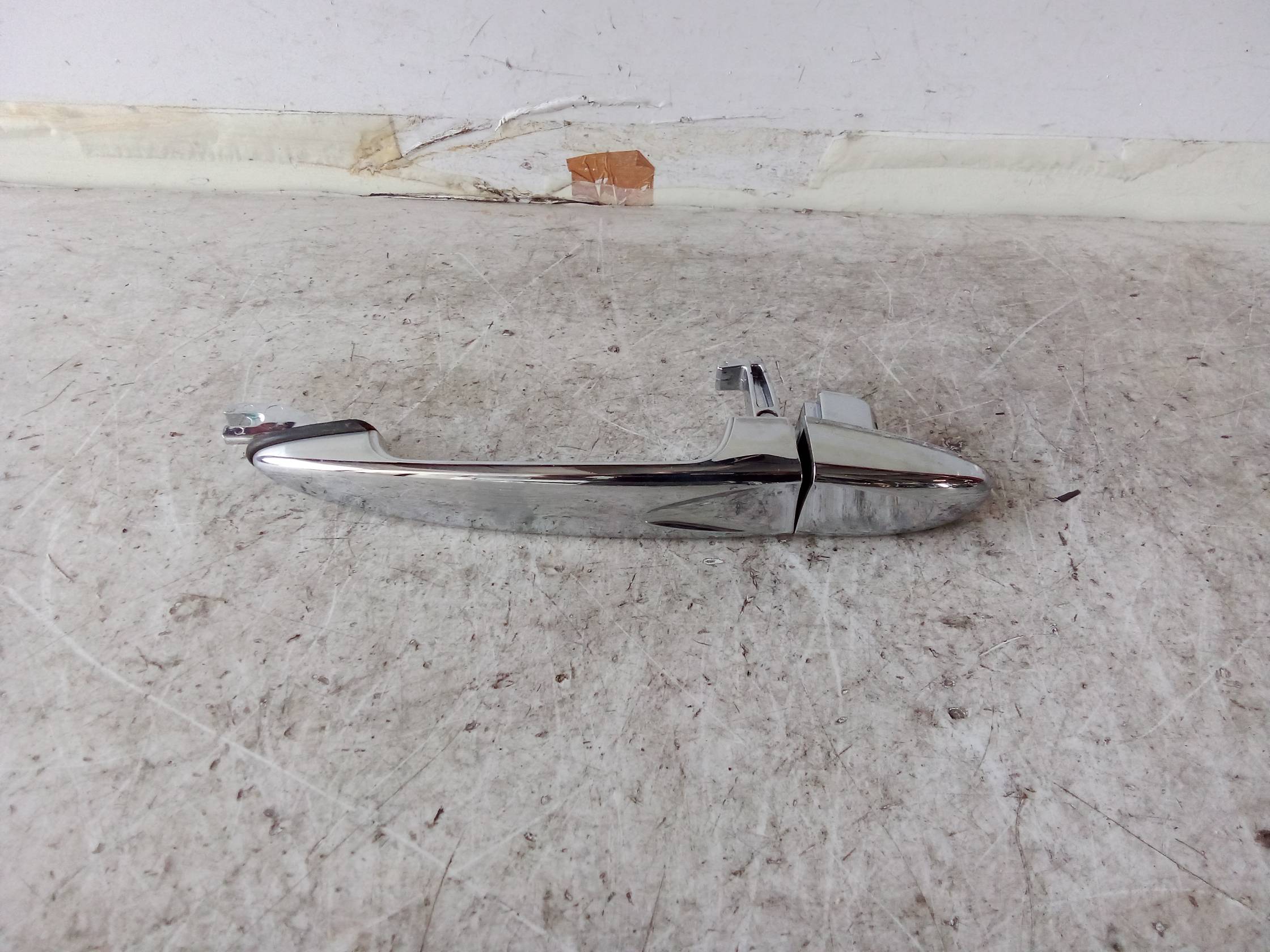 Maniglia porta ant. dx. Maniglia porta ant. dx.