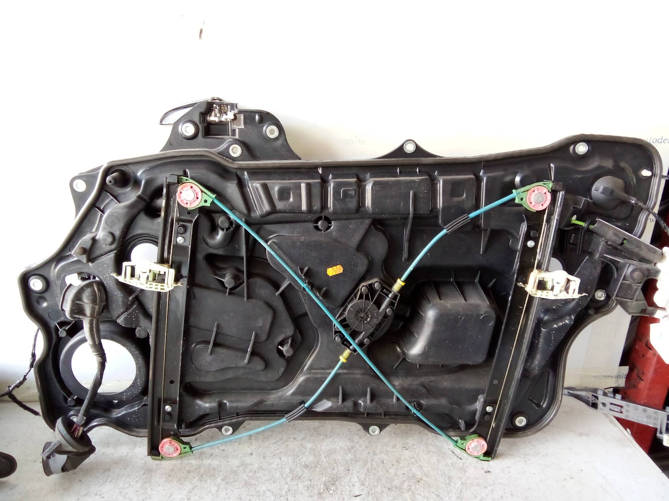 Alzacristallo elettr. porta ant. sx.