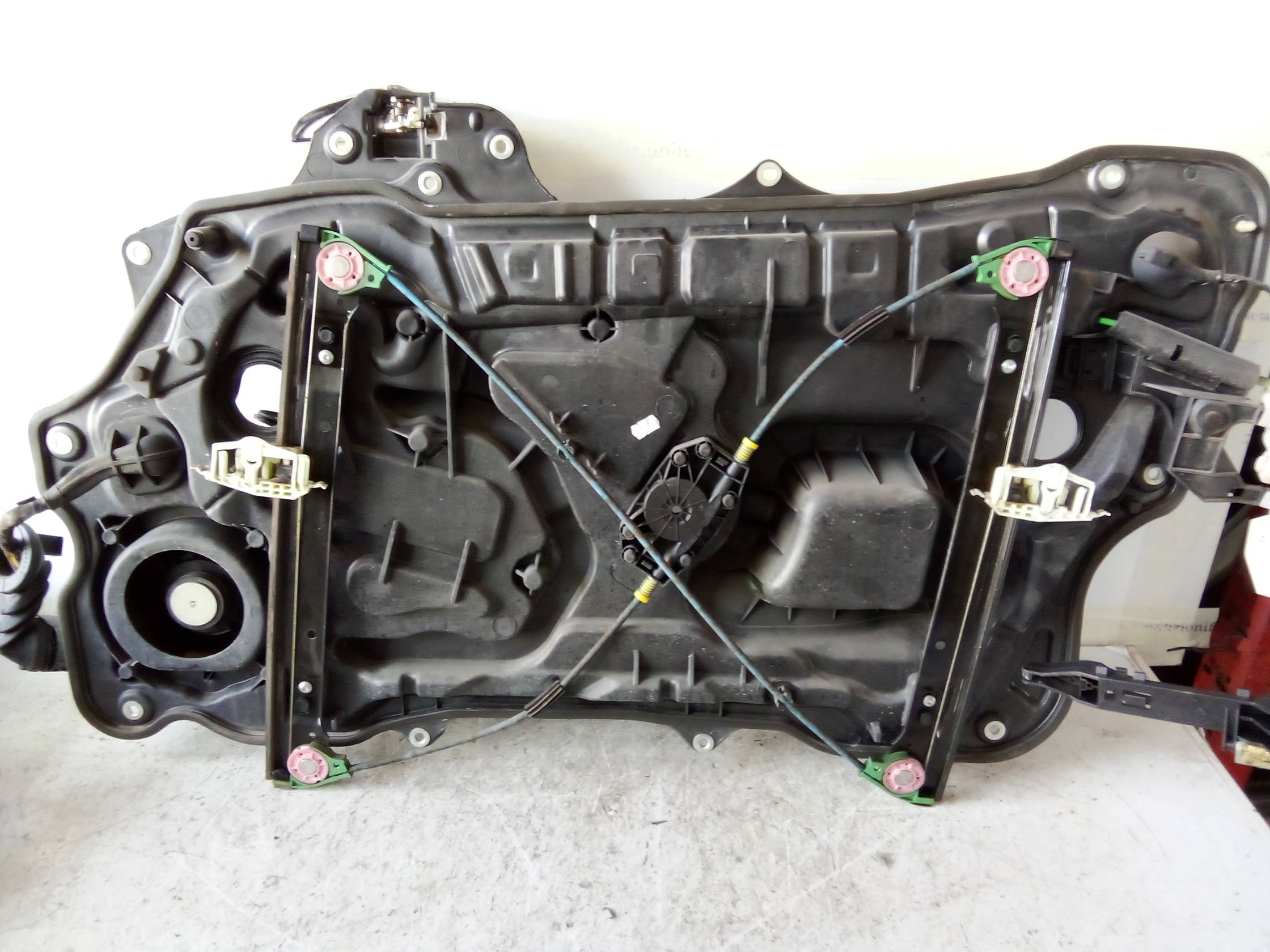 Alzacristallo elettr. porta ant. sx.