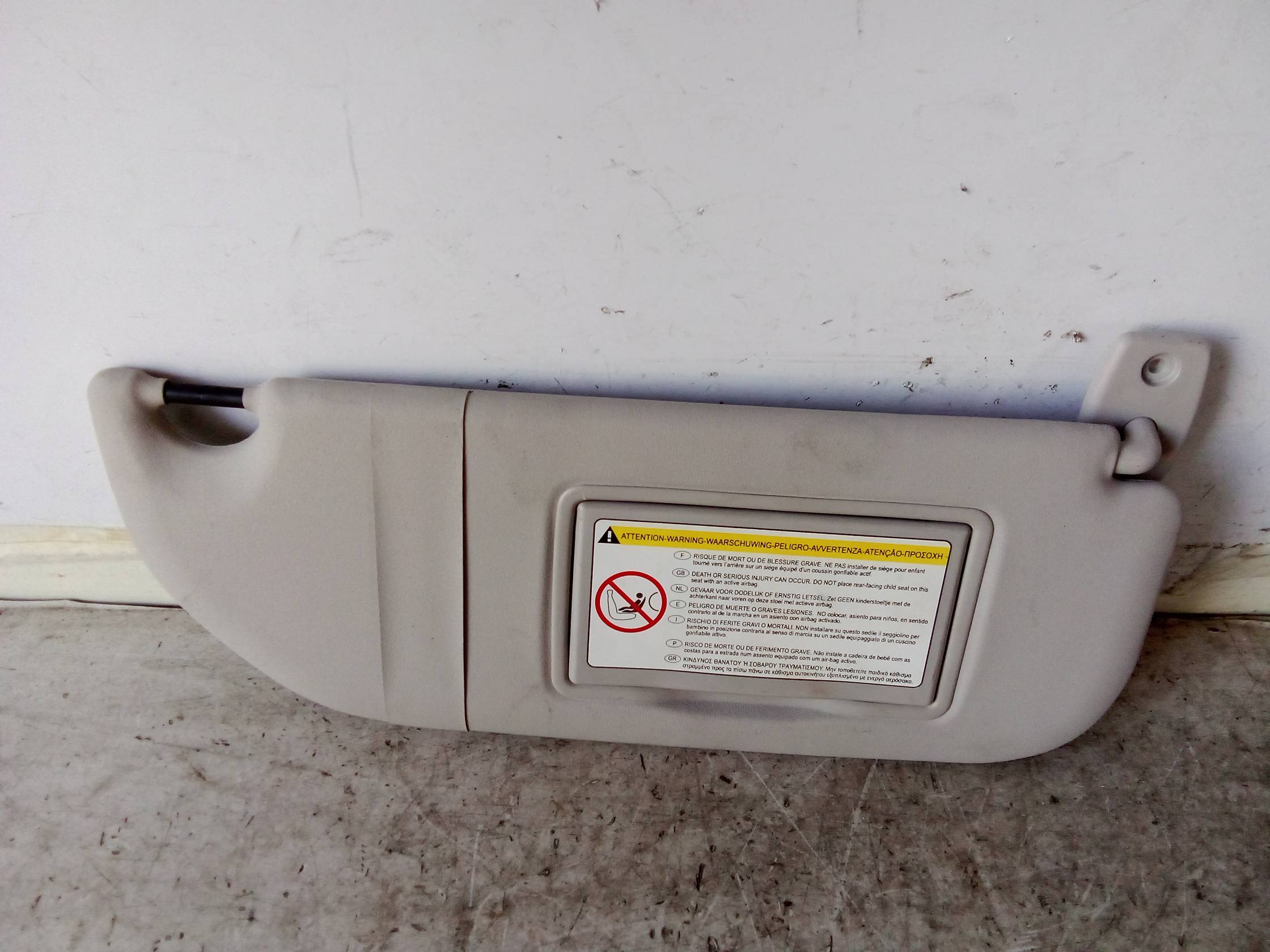 Aletta parasole parabrezza dx.