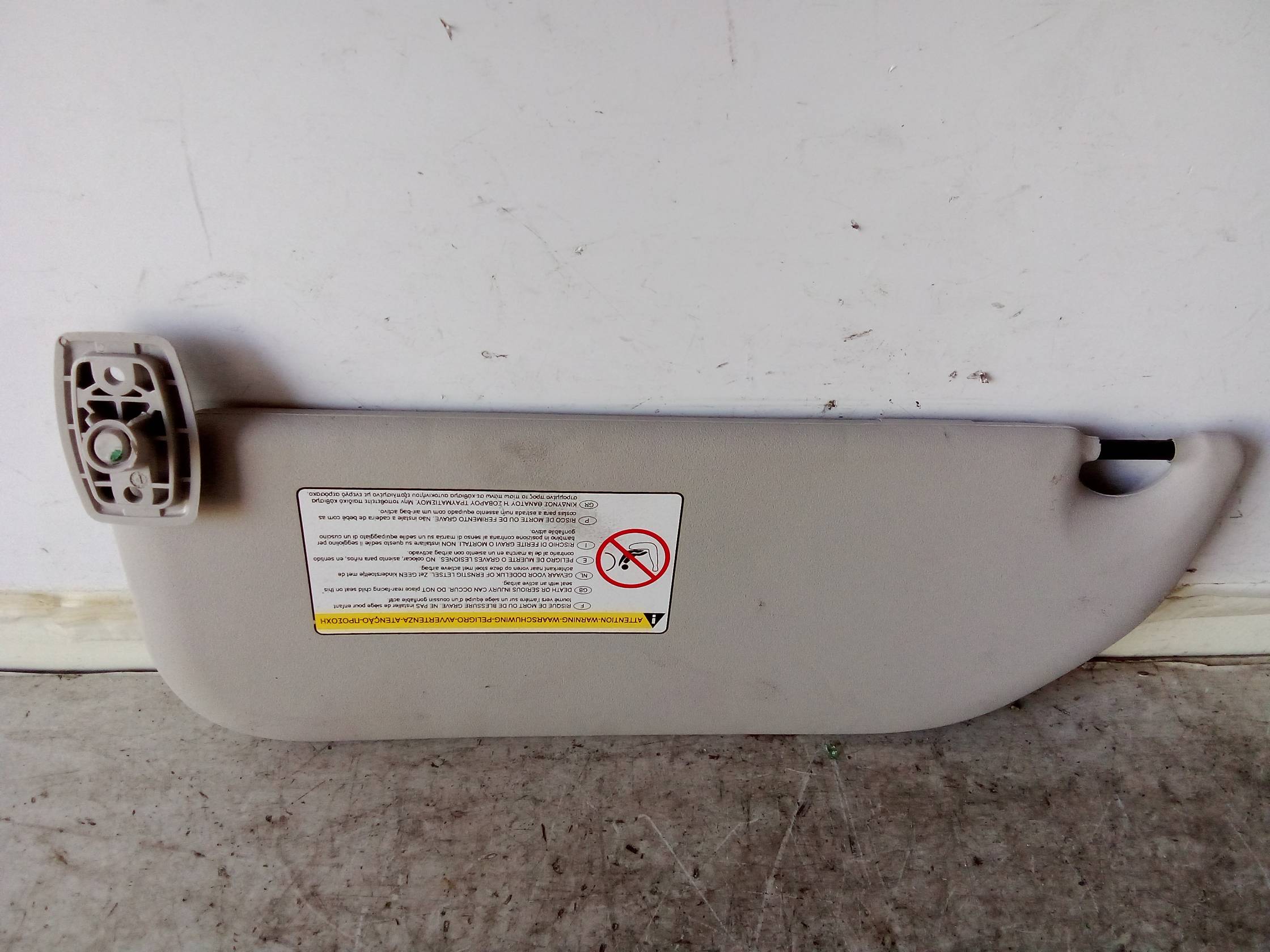 Aletta parasole parabrezza dx.