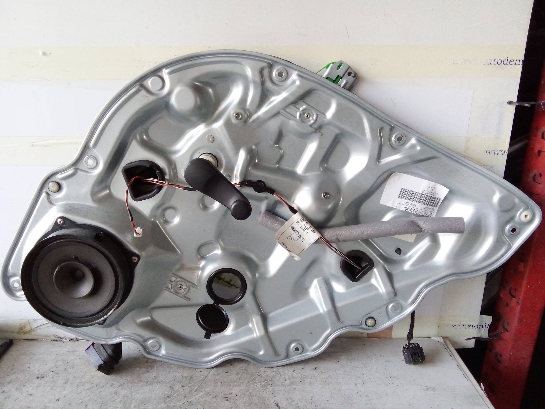 Alzacristallo porta post. dx.