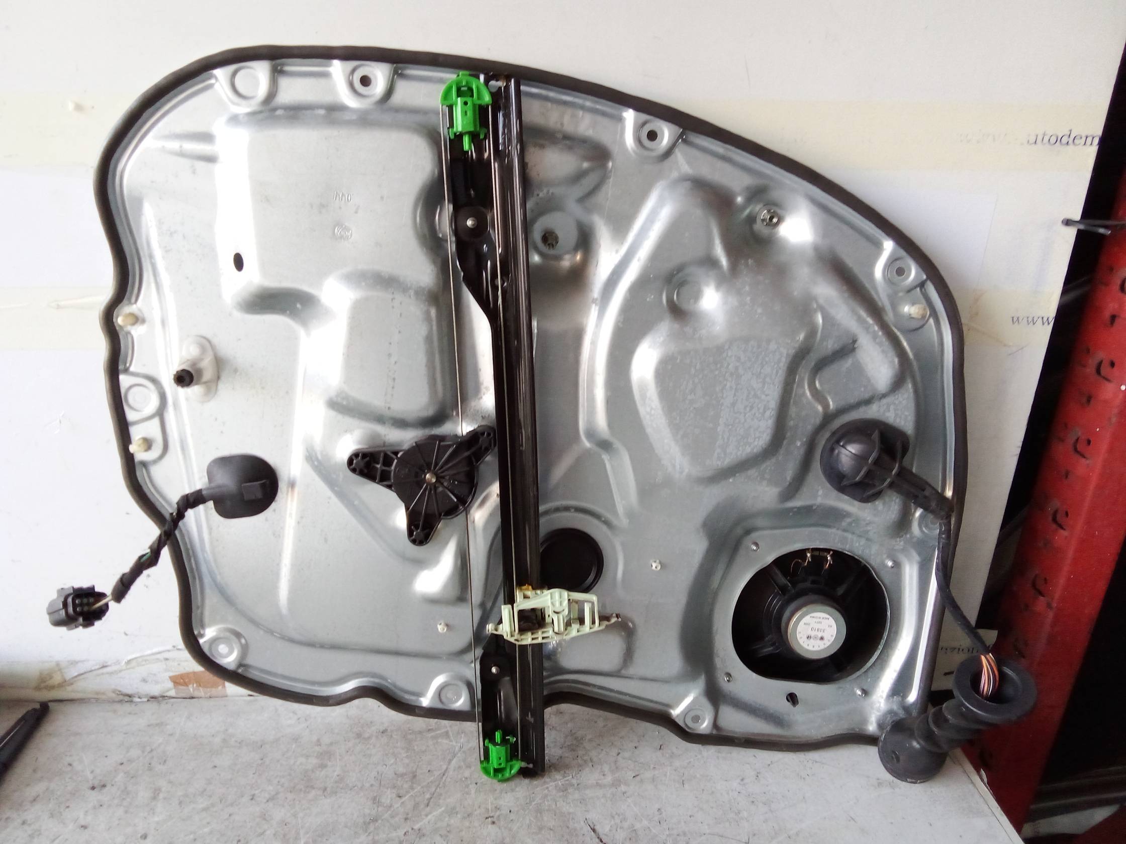 Alzacristallo elettr. porta ant. dx.