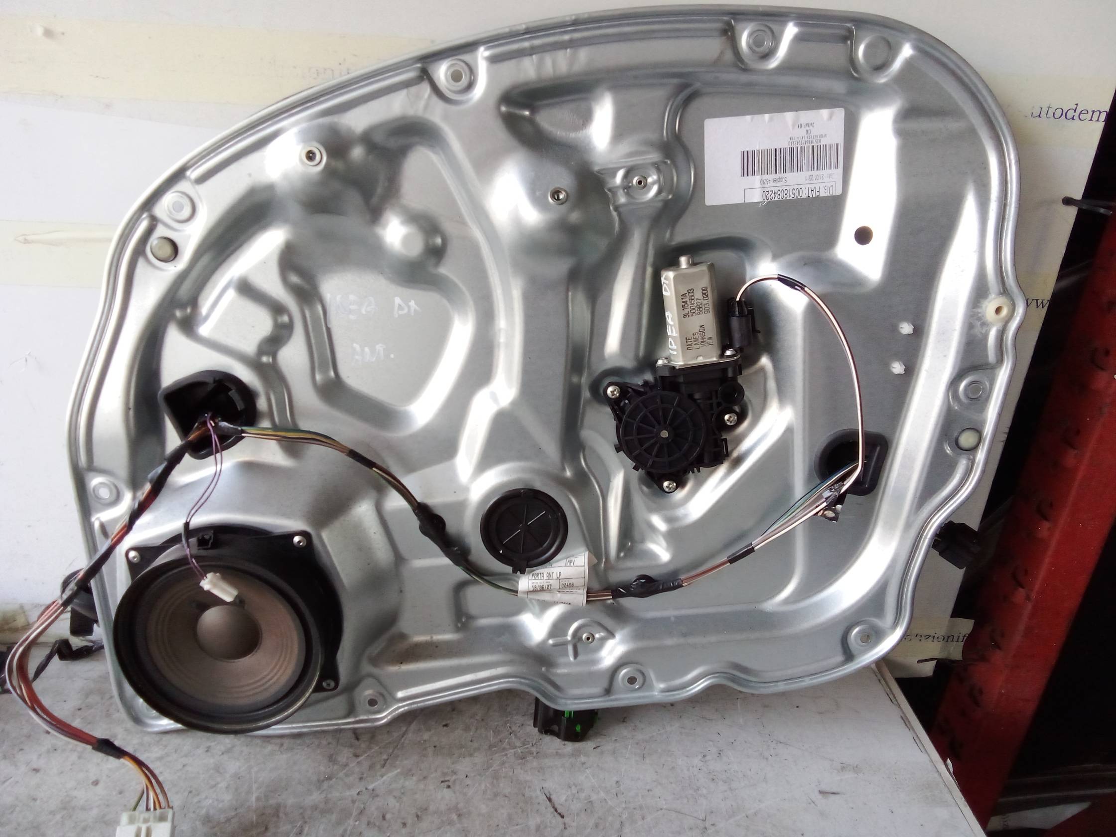 Alzacristallo elettr. porta ant. dx.