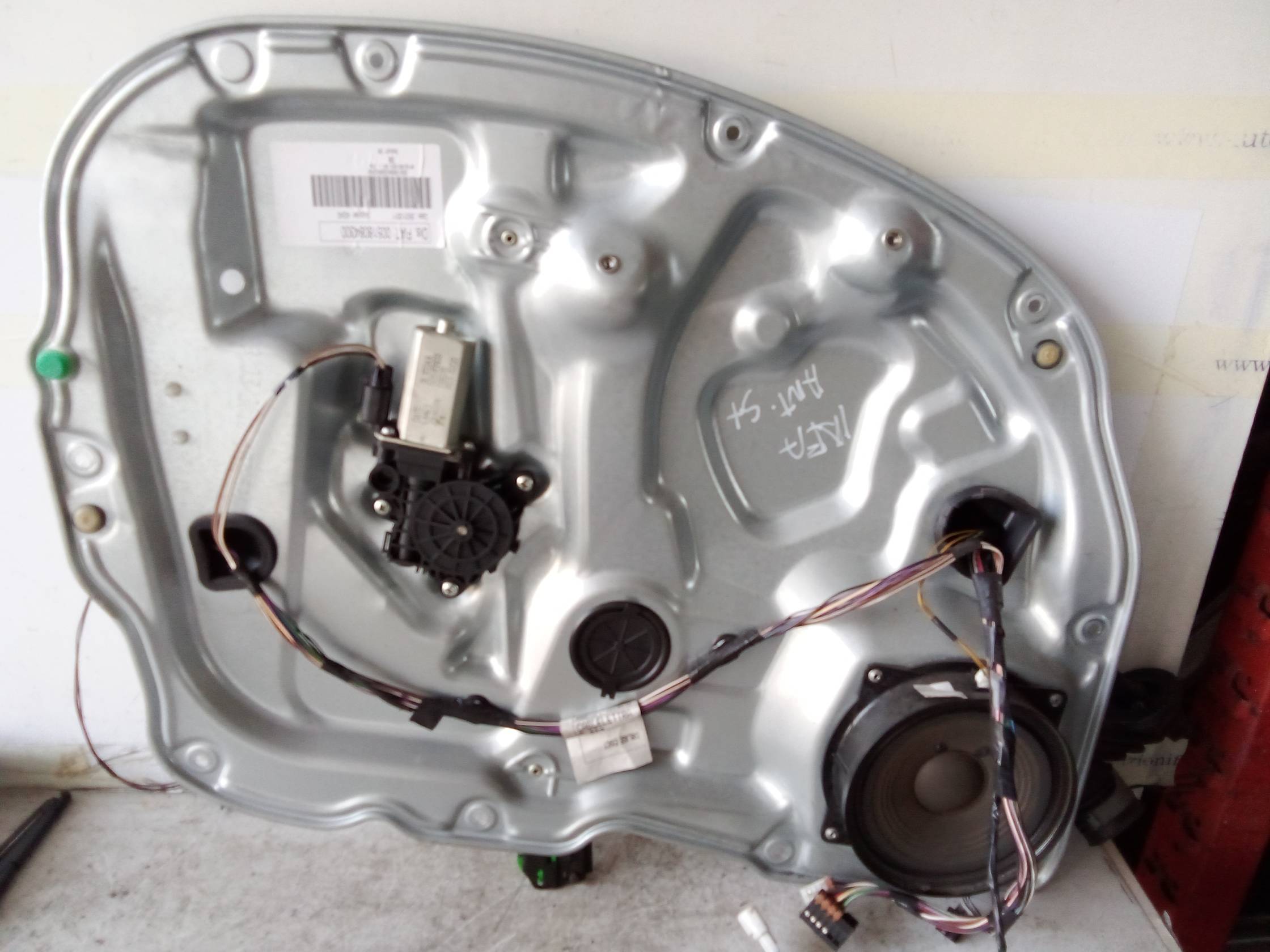 Alzacristallo elettr. porta ant. sx.