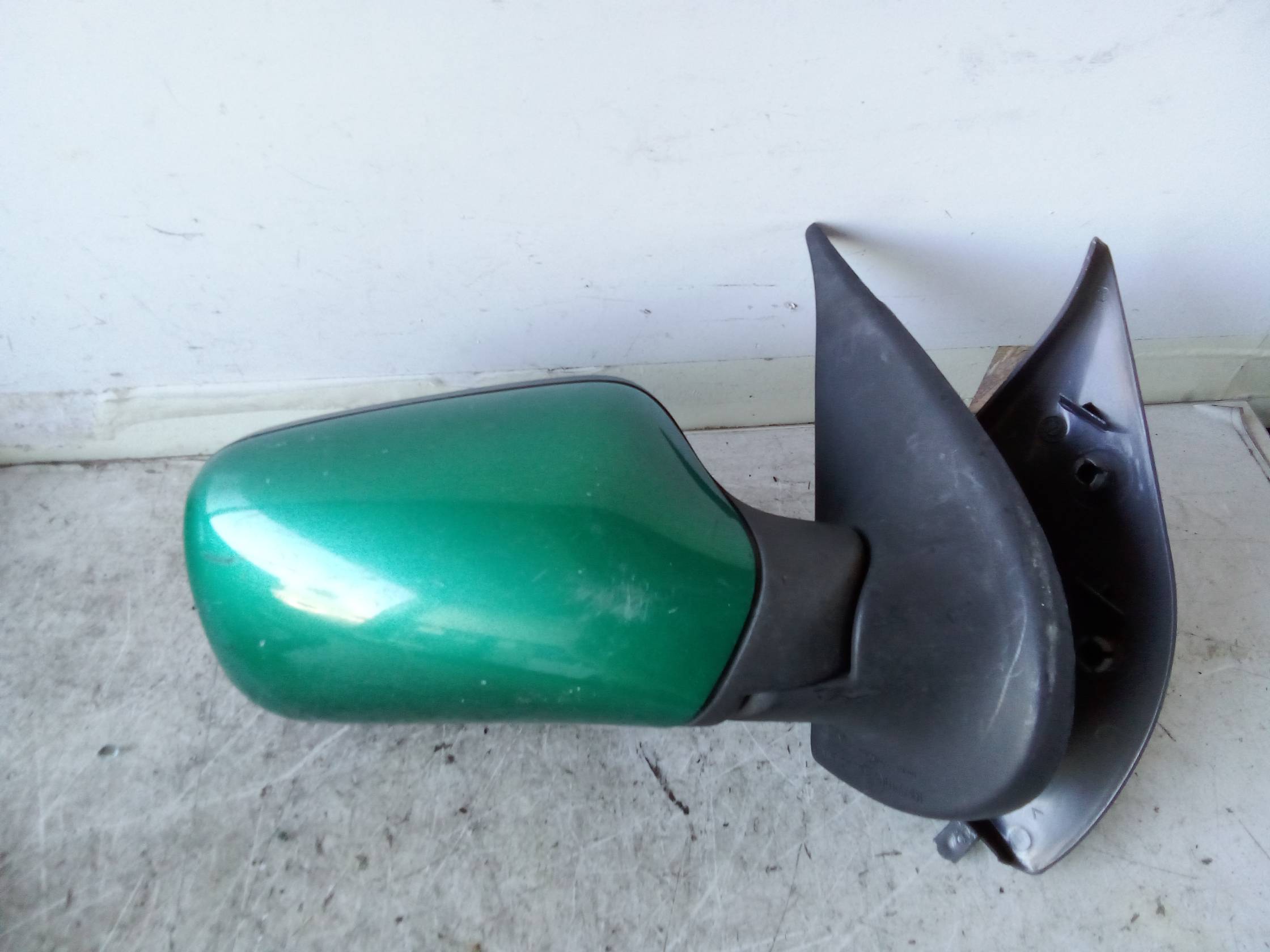 Retrovisore est. dx.