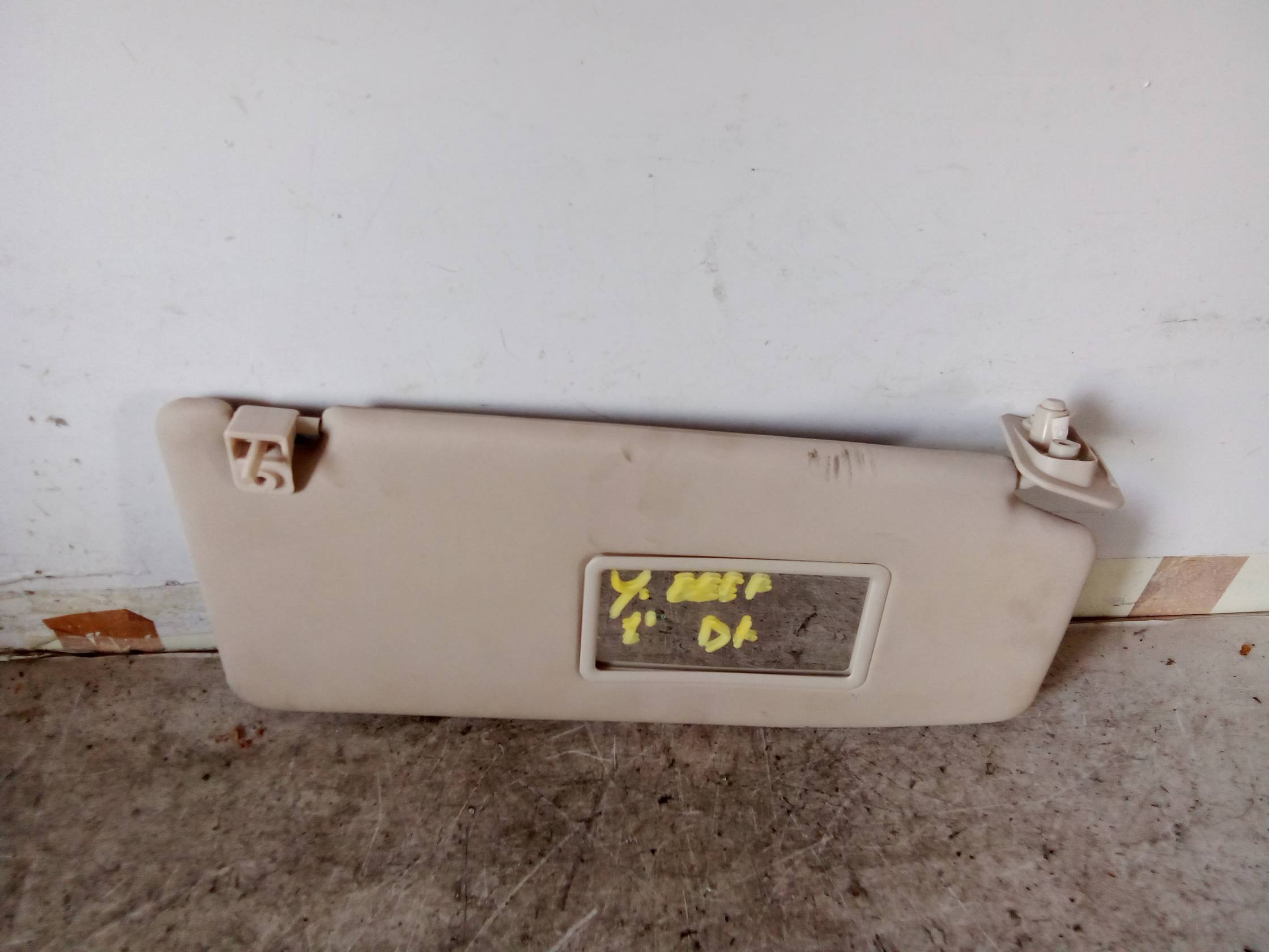 Aletta parasole parabrezza dx.