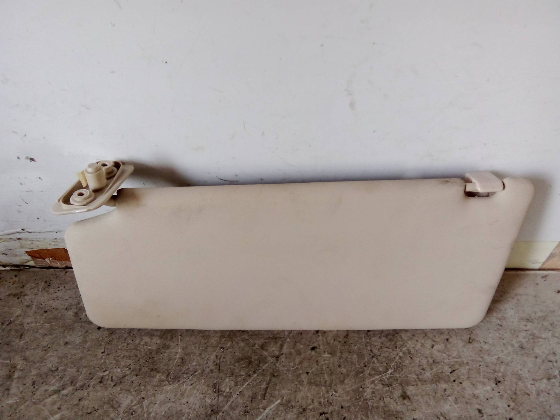 Aletta parasole parabrezza dx.