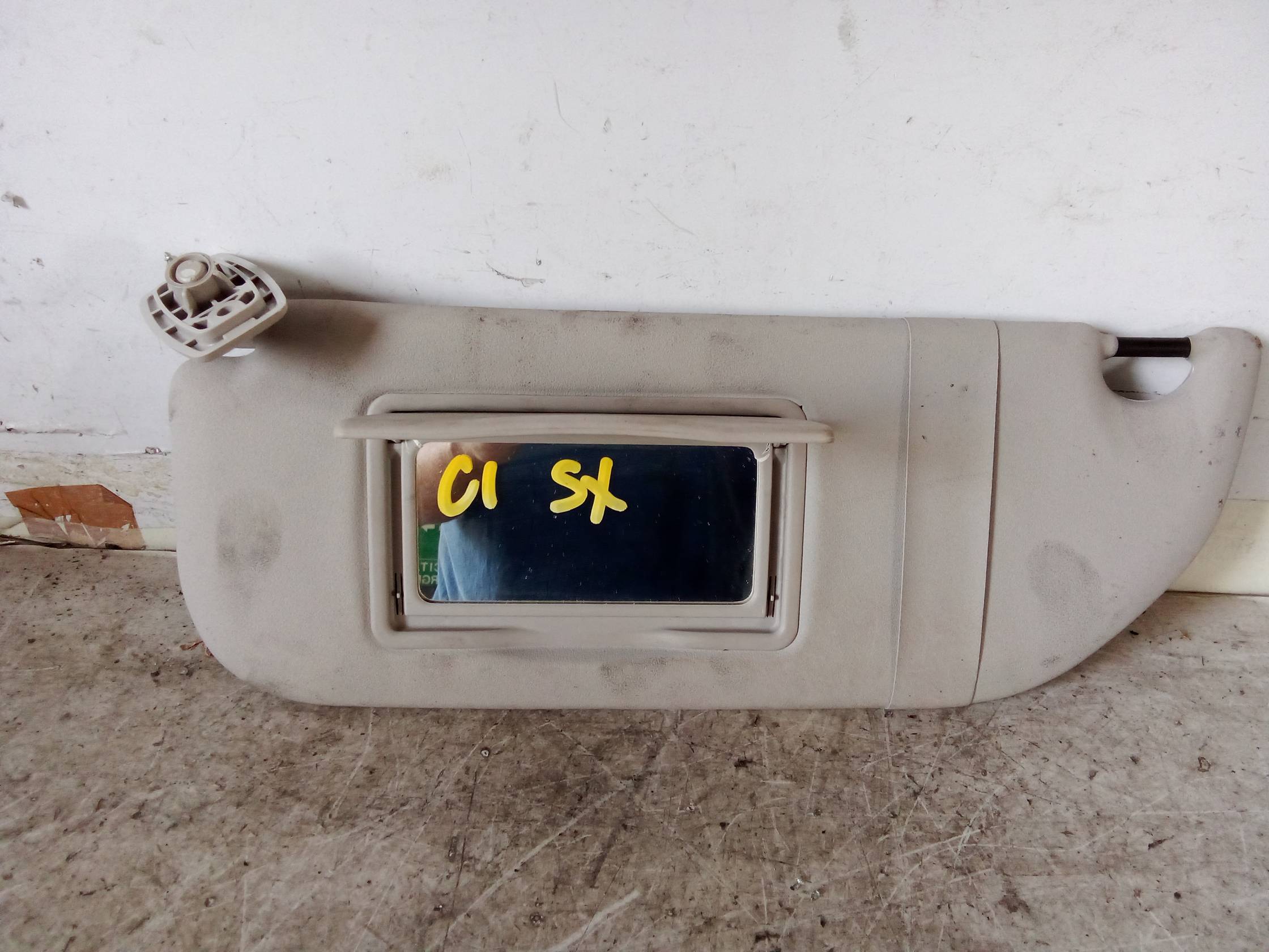 Aletta parasole parabrezza sx.