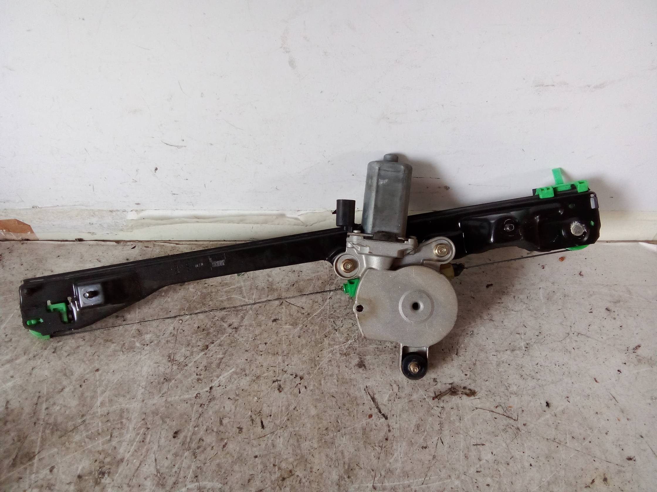 Alzacristallo elettr. porta ant. con motorino sx.