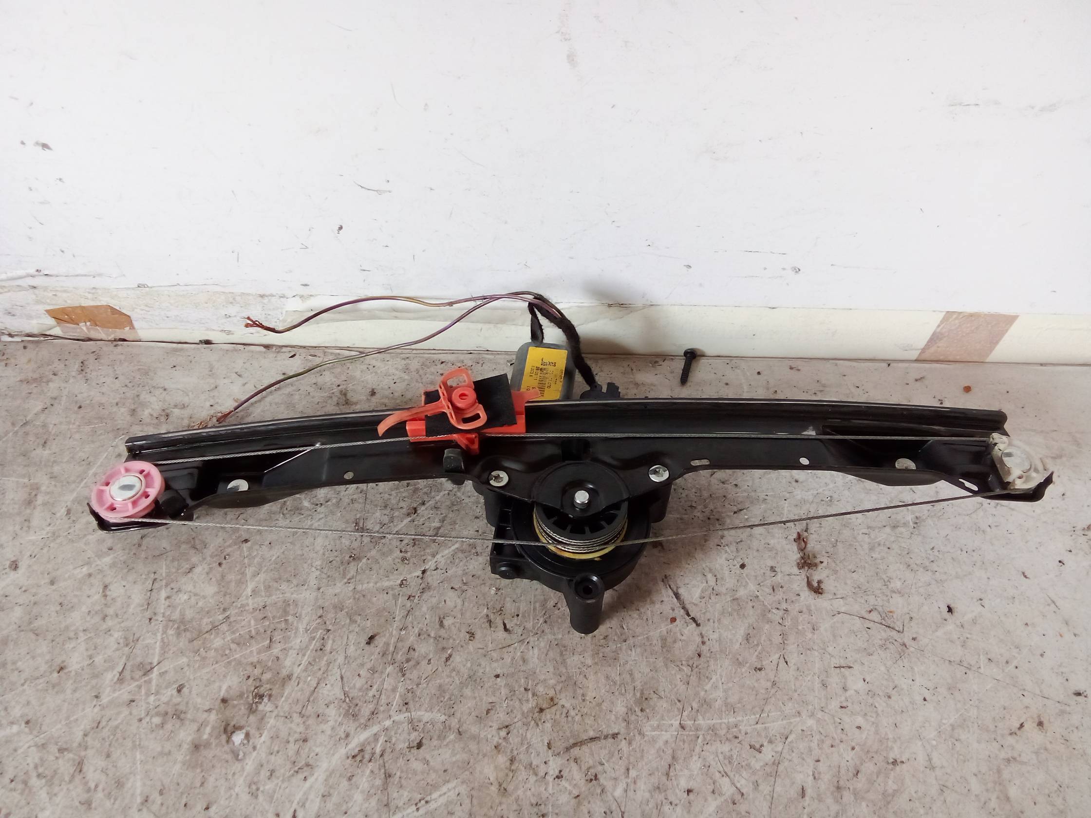 Alzacristallo elettr. porta ant. dx.