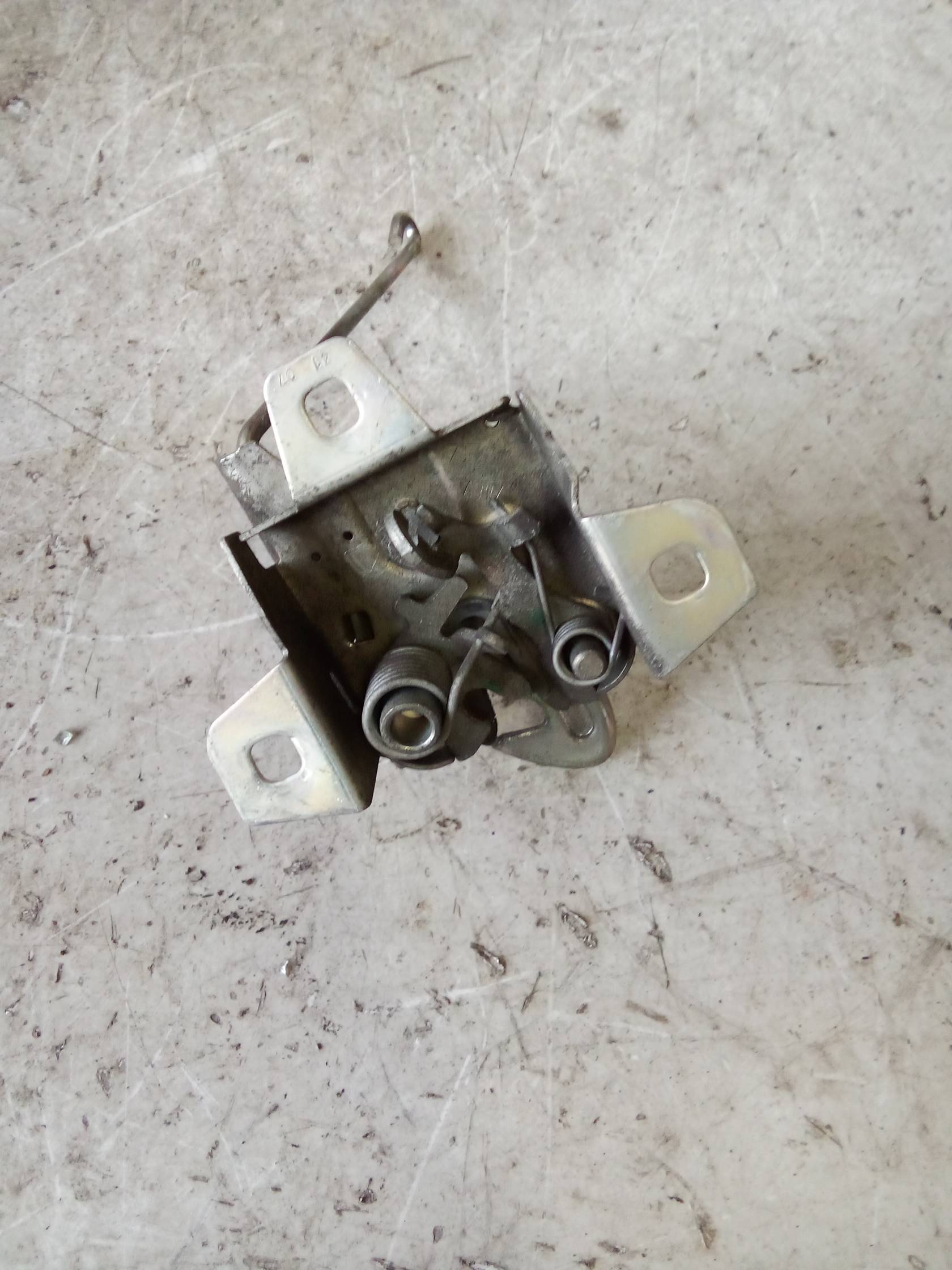 Serratura cofano ant.