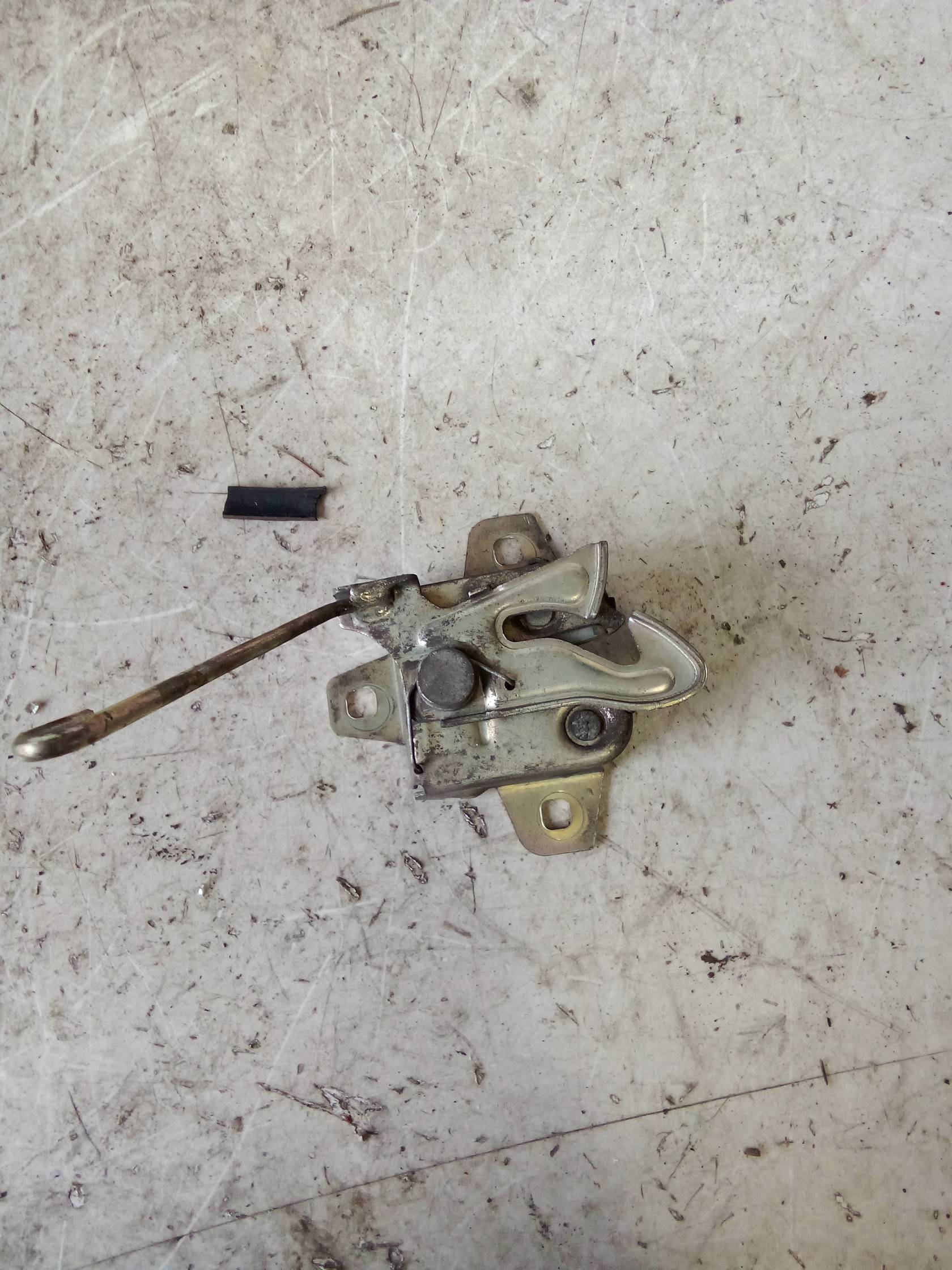 Serratura cofano ant.