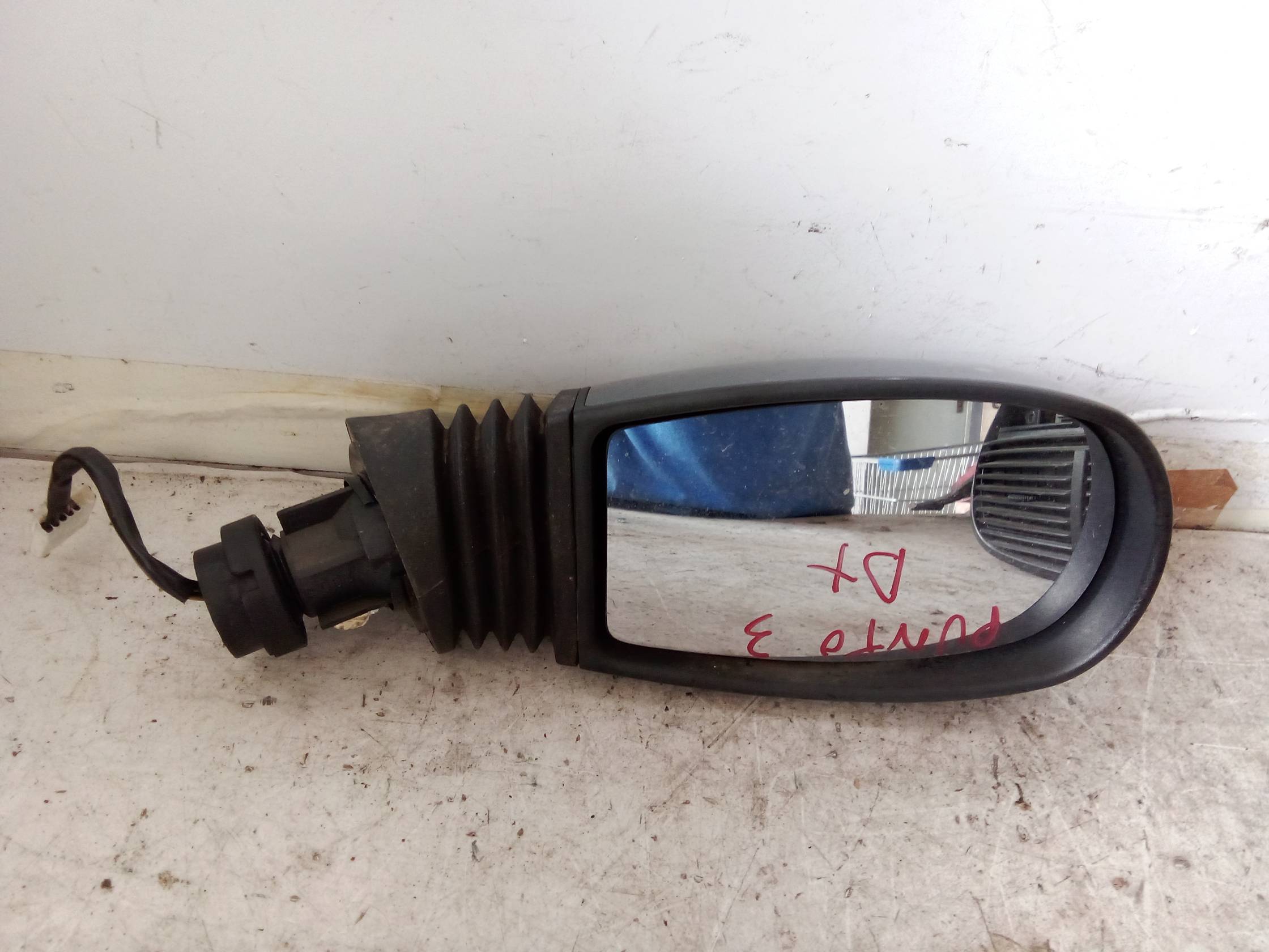 Retrovisore est. regolaz. elettr. dx.