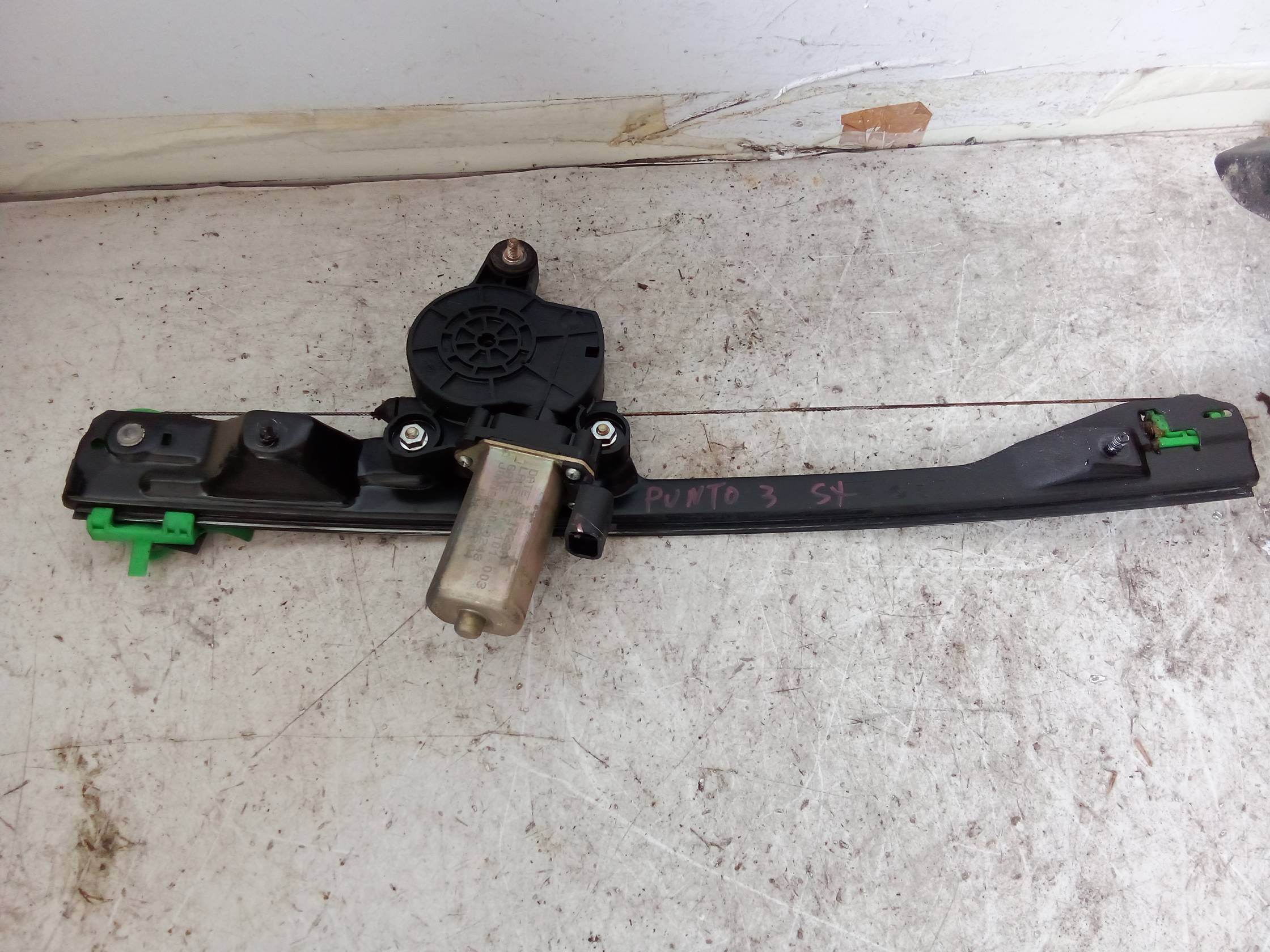 Alzacristallo elettr. porta ant. sx.