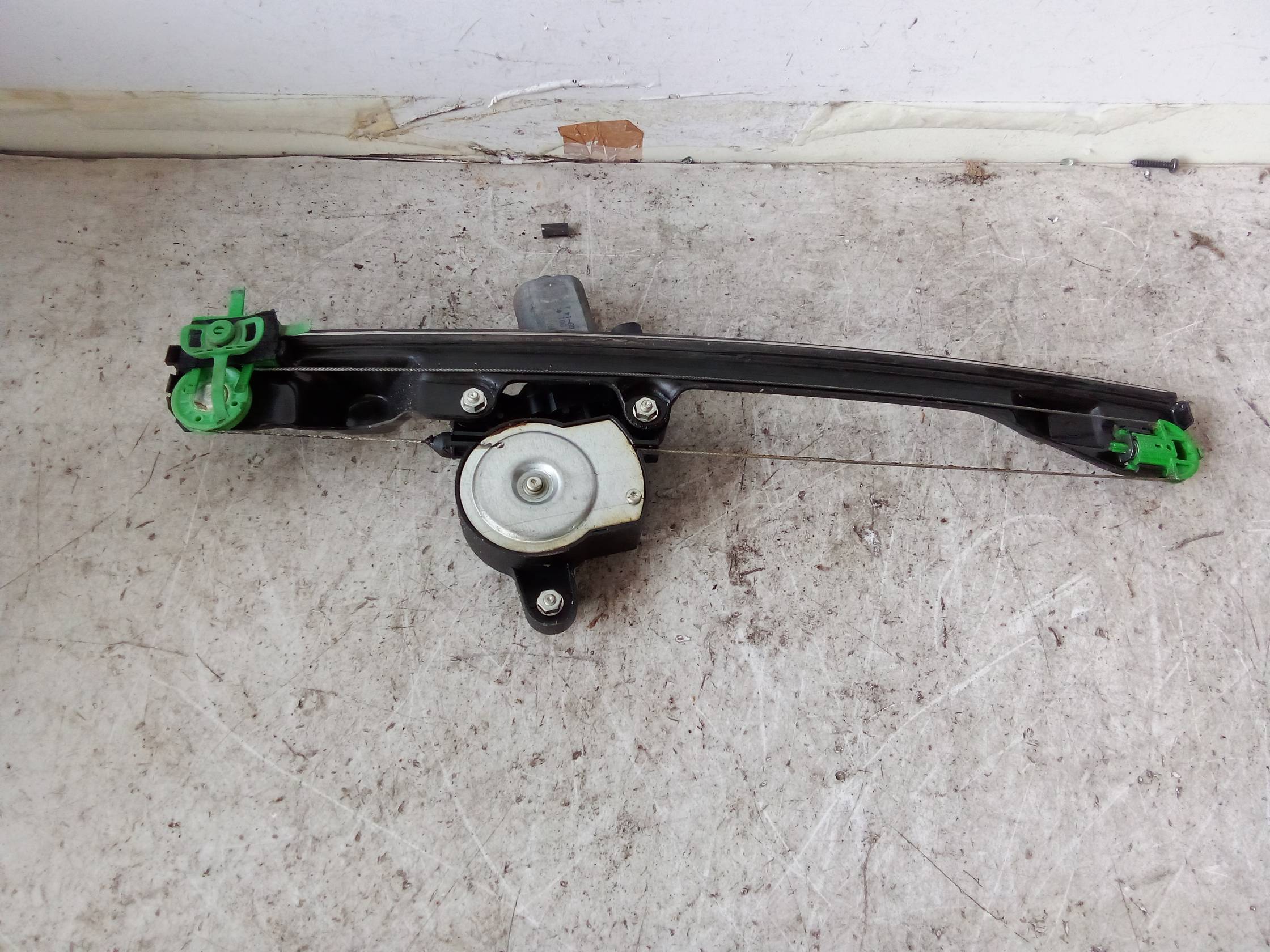 Alzacristallo elettr. porta ant. sx.