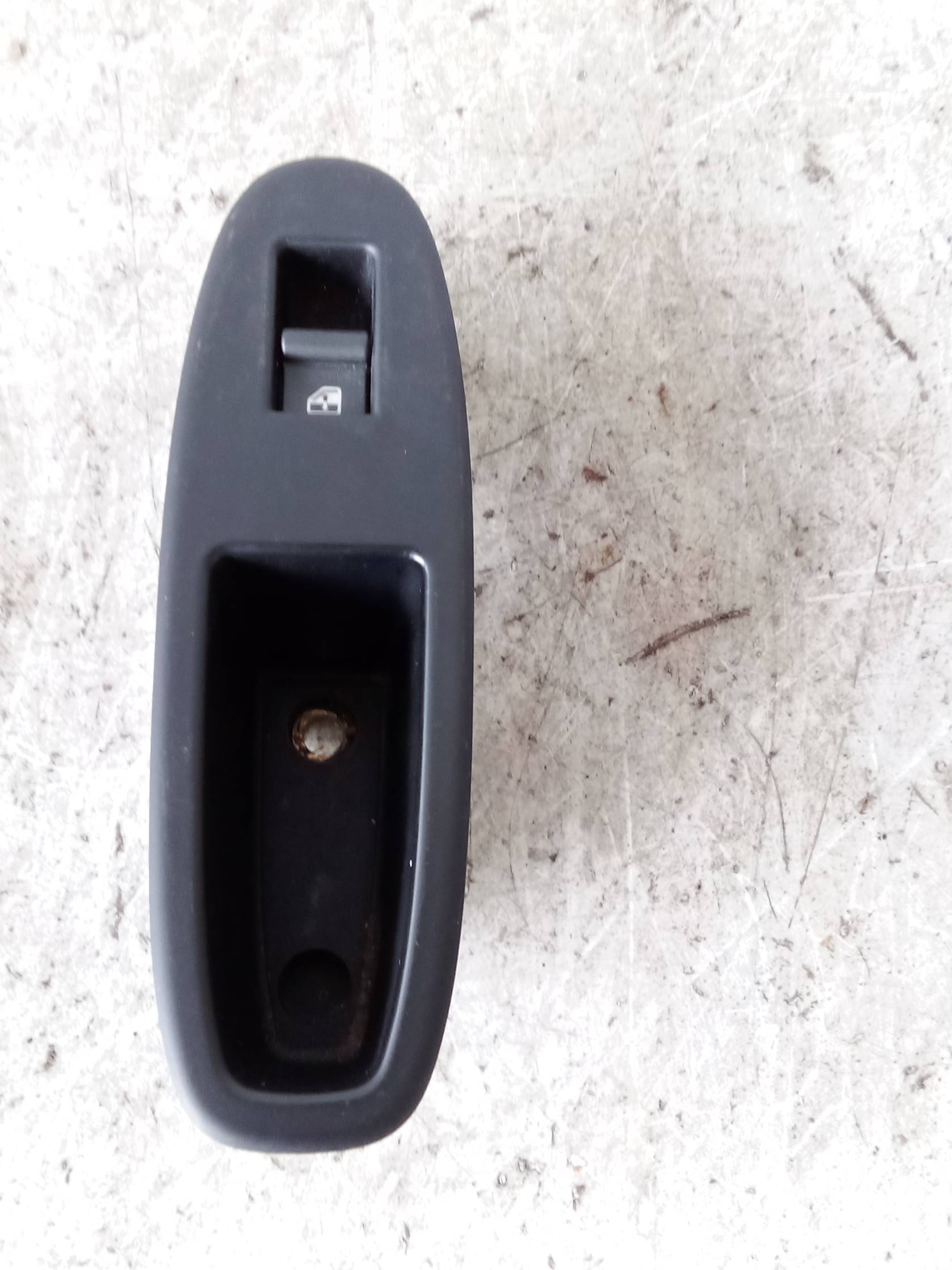 Interruttore alzacristalli porta ant. Interruttore alzacristalli porta ant.