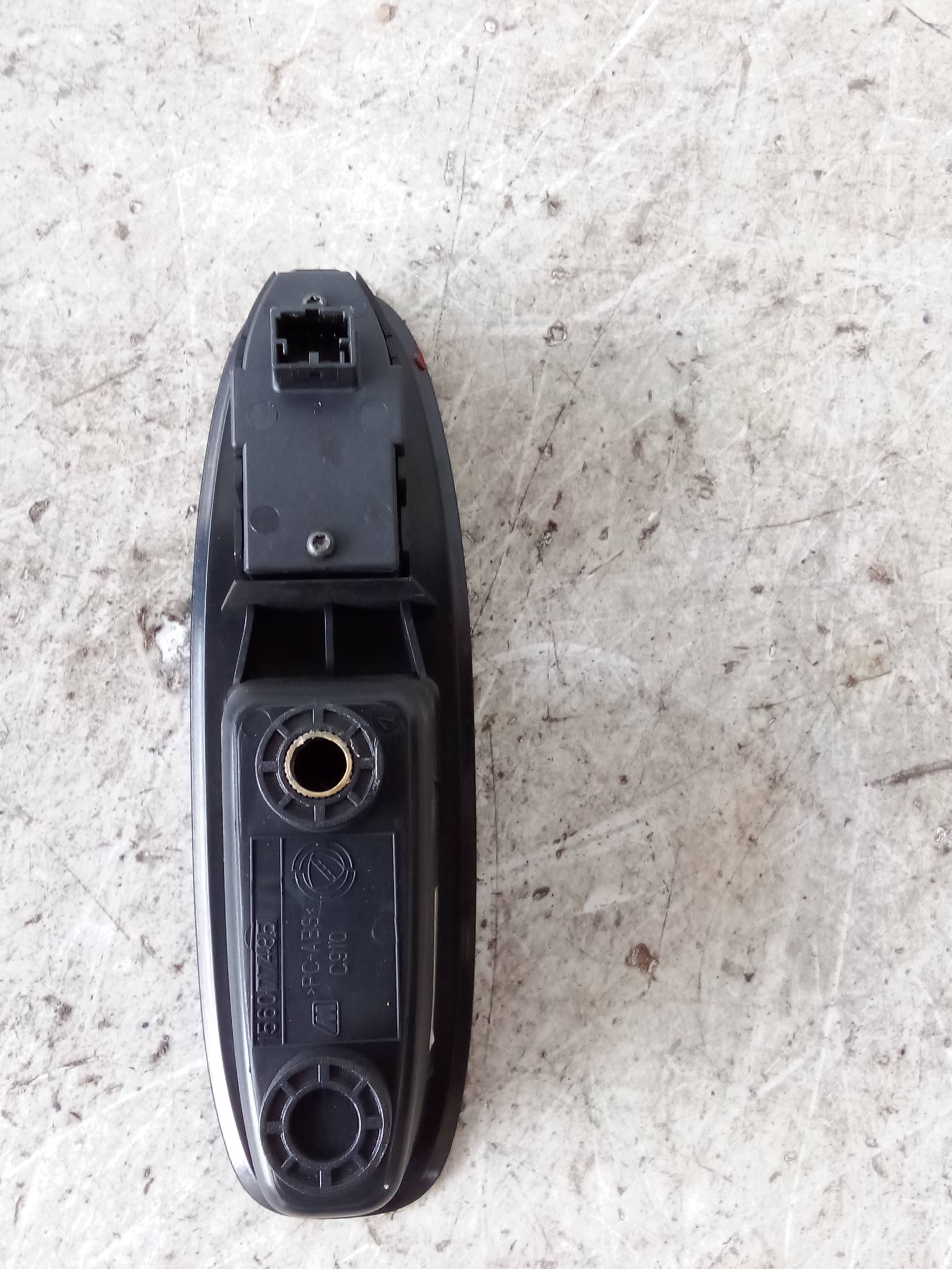 Interruttore alzacristalli porta ant. Interruttore alzacristalli porta ant.