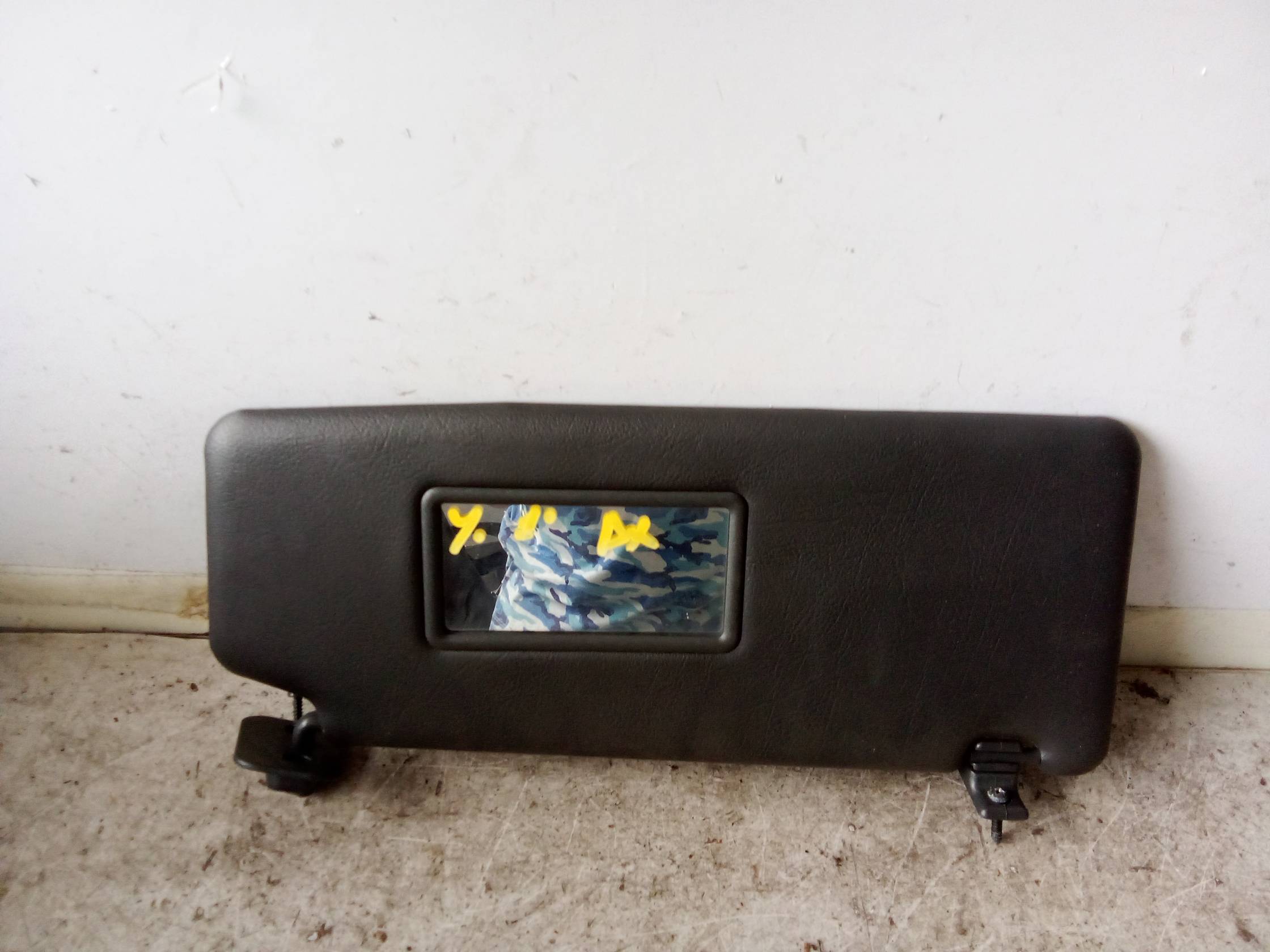 Aletta parasole parabrezza dx.