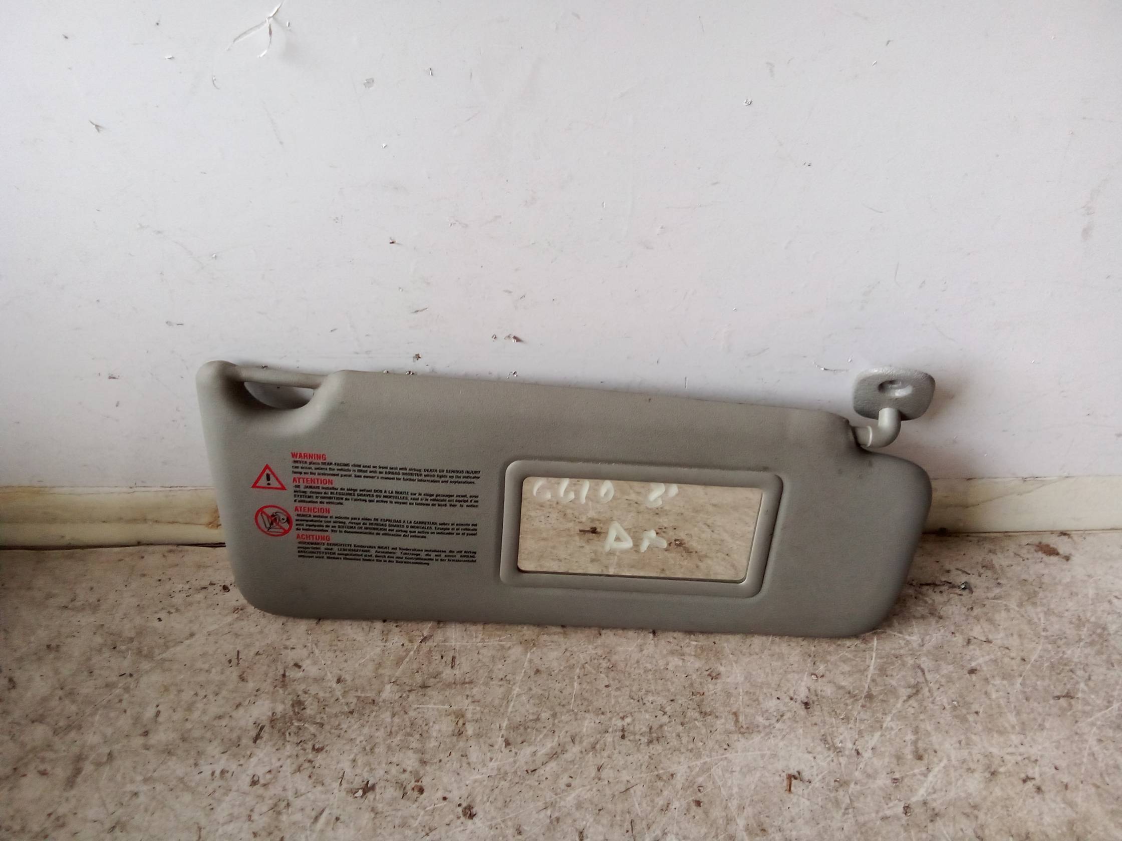 Aletta parasole parabrezza dx.