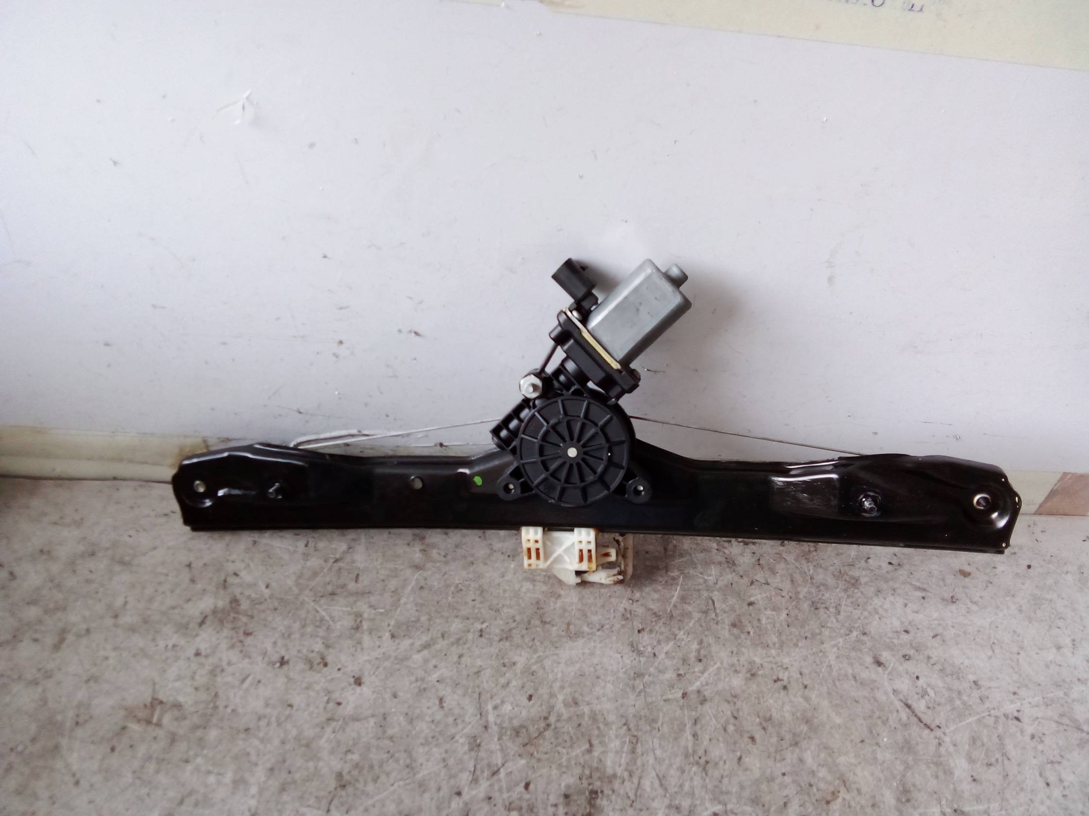 Alzacristallo elettr. porta ant. dx.