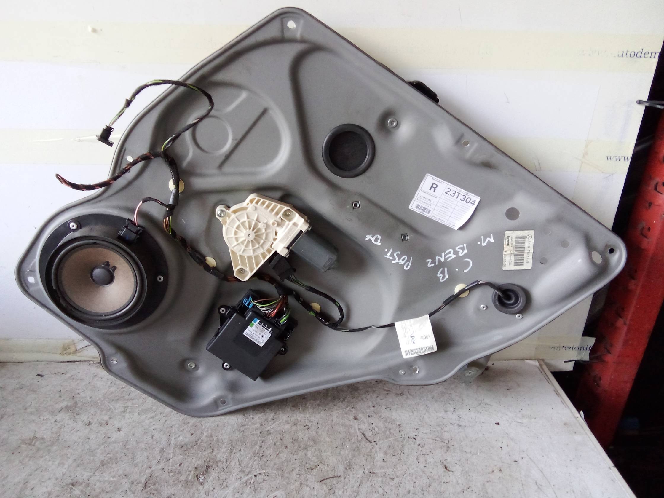 Alzacristallo elettr. porta post. dx.