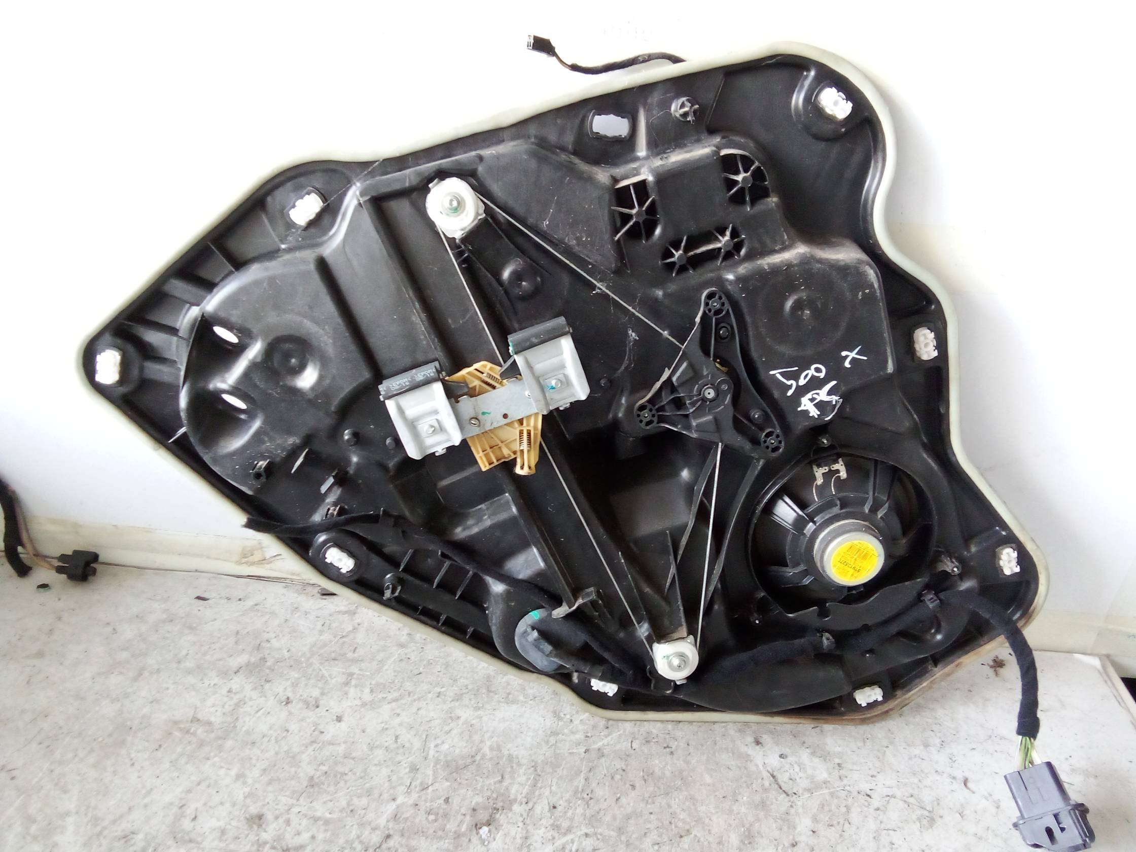 Alzacristallo elettr. porta post. dx.