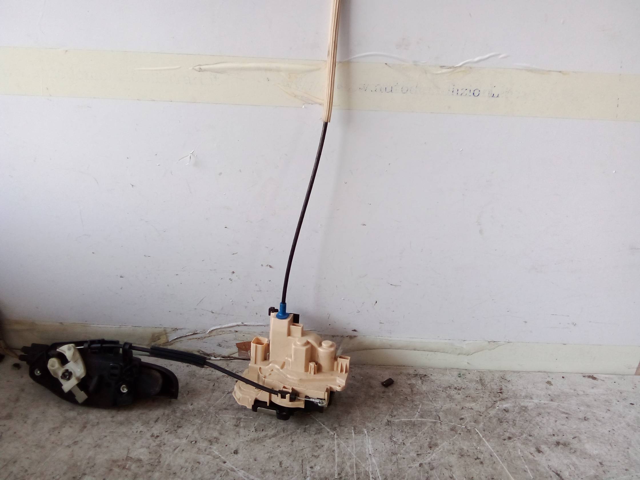 Serratura porta post. dx.