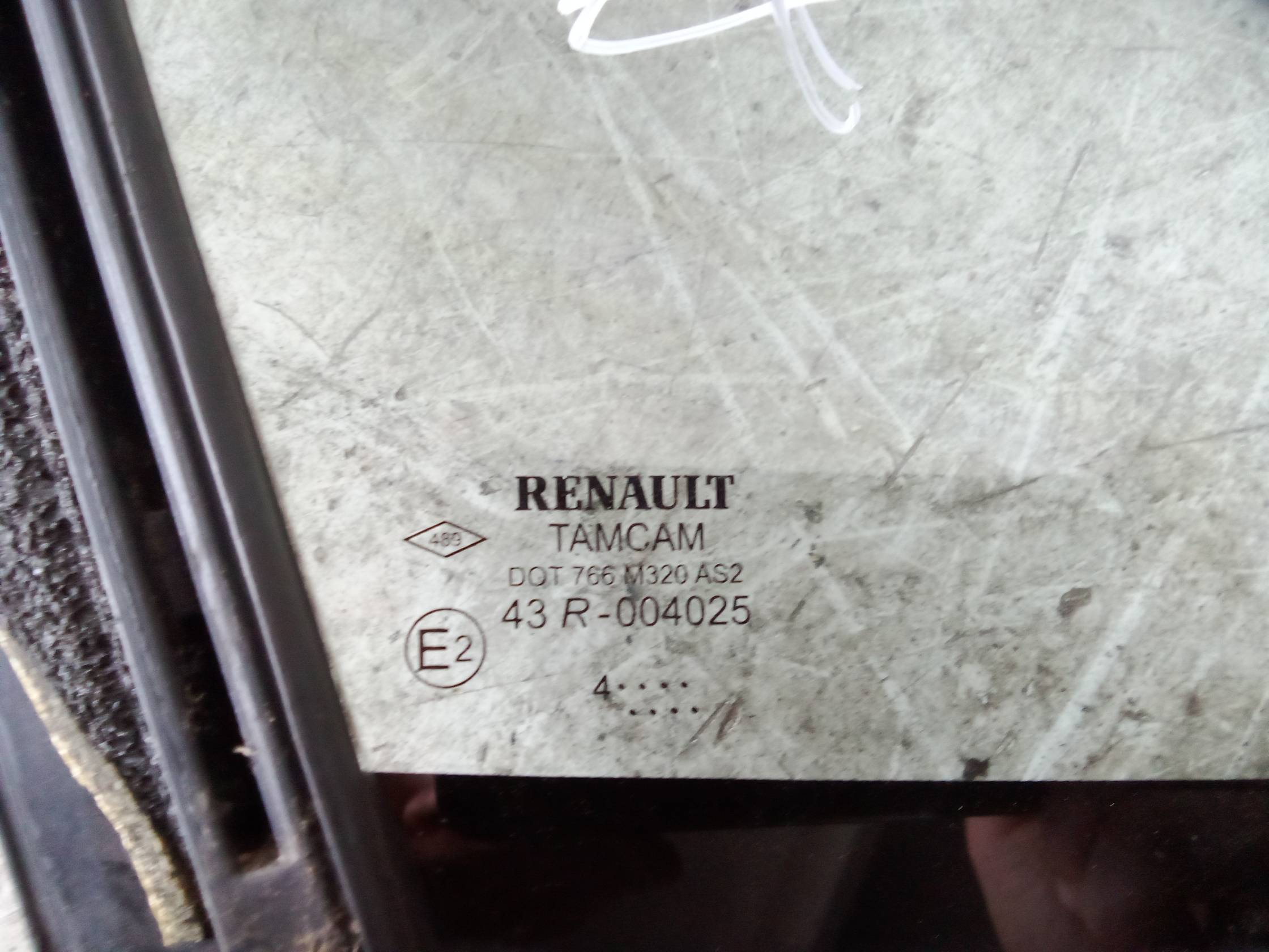 Fisso porta ant. dx.