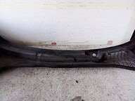 Griglia centr. sottoparabrezza Griglia centr. sottoparabrezza