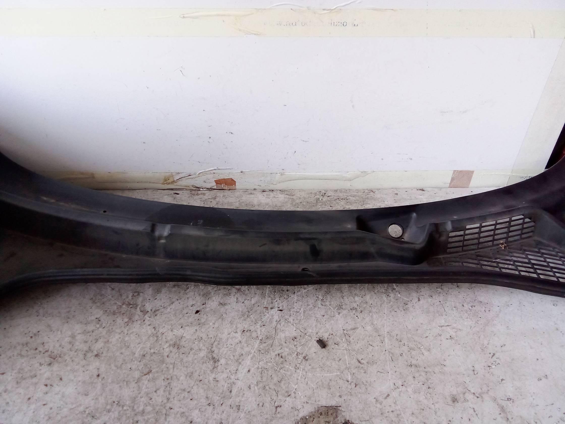 Griglia centr. sottoparabrezza Griglia centr. sottoparabrezza