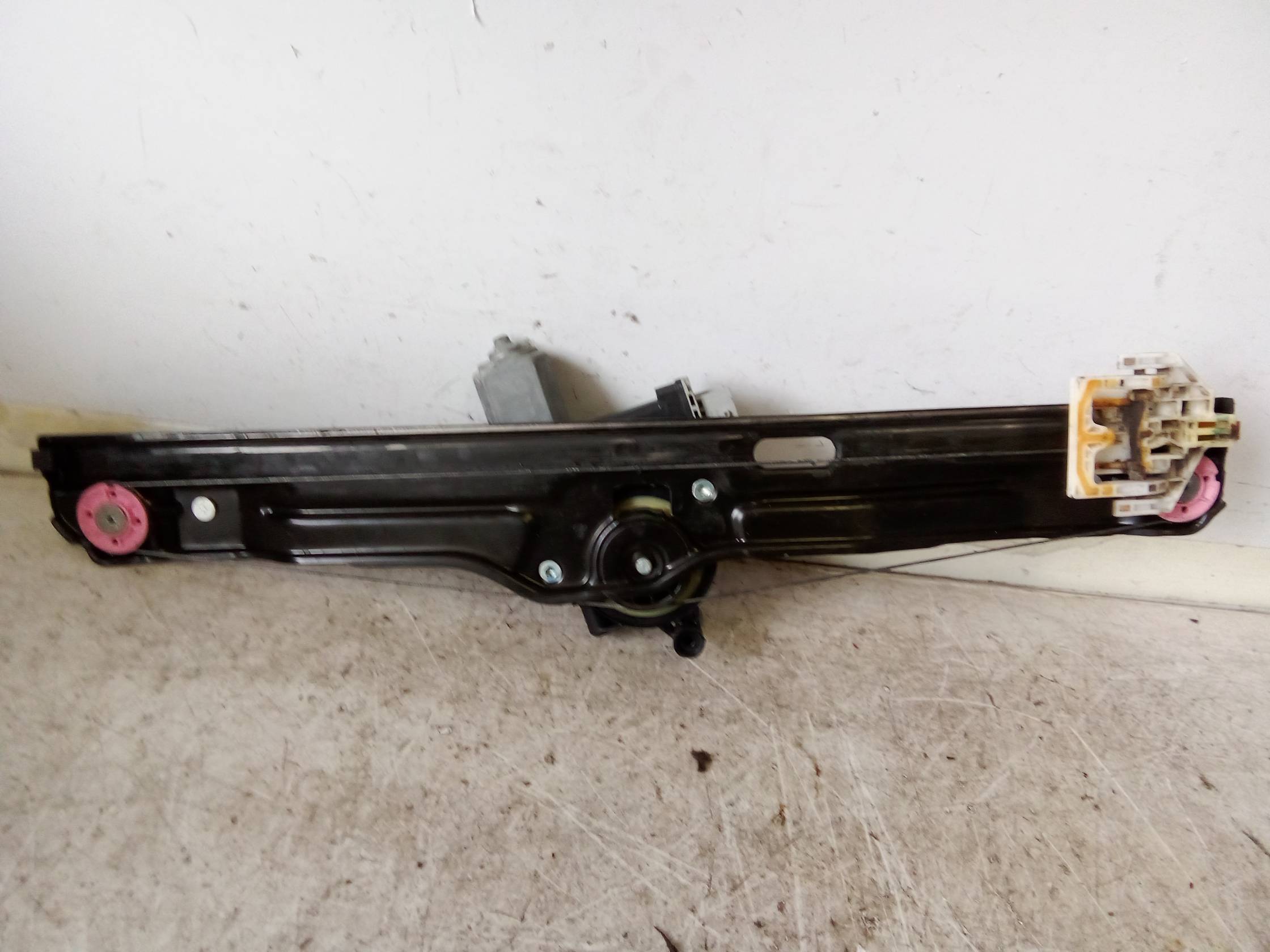 Alzacristallo elettr. porta ant. sx.