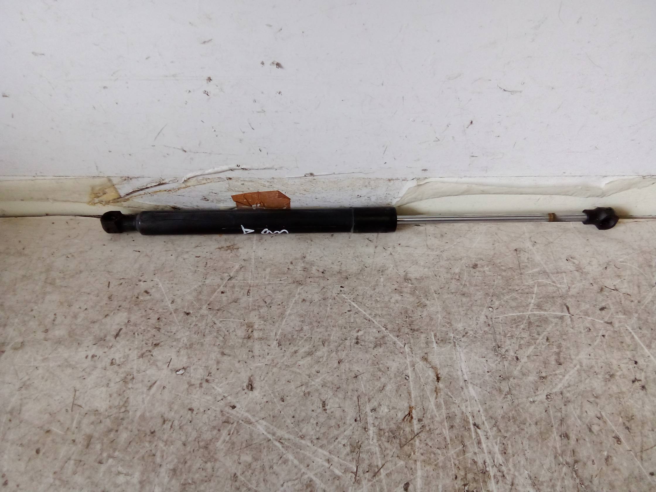 Asta ammortizzante cofano ant. sx.