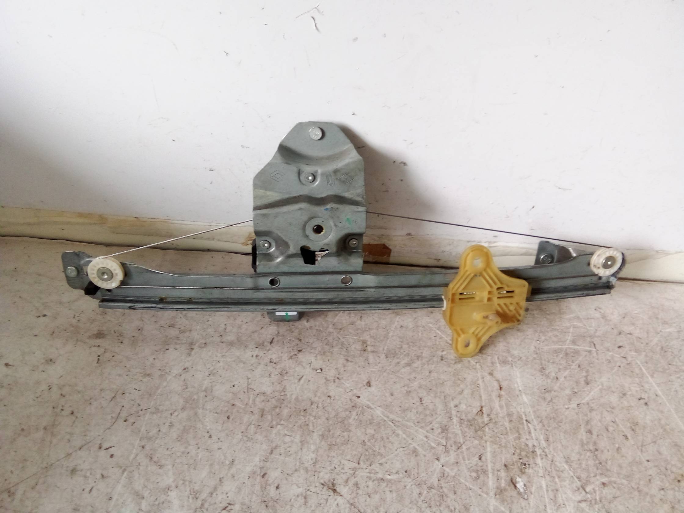 Alzacristallo elettr. porta ant. dx.