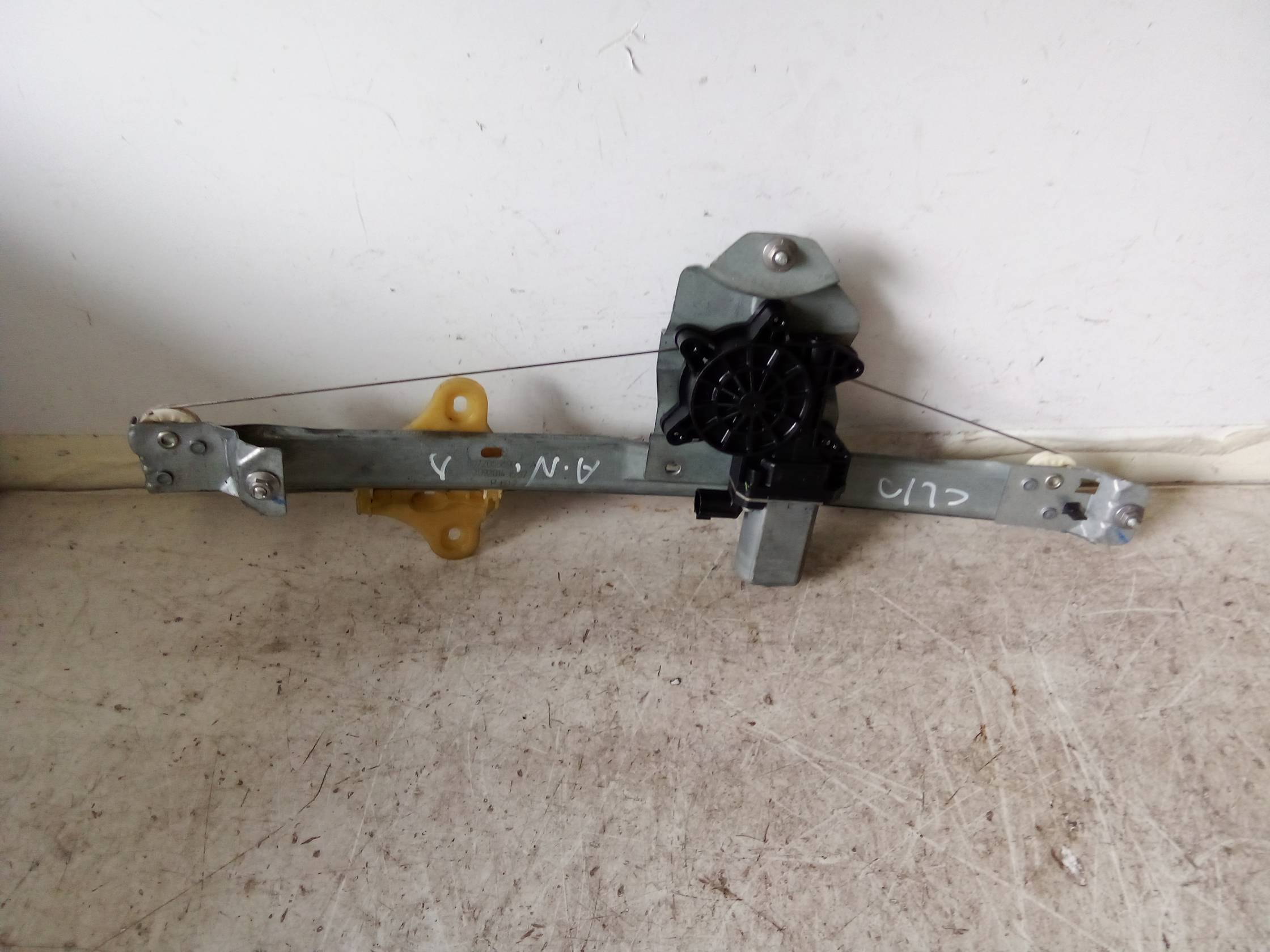 Alzacristallo elettr. porta ant. dx.