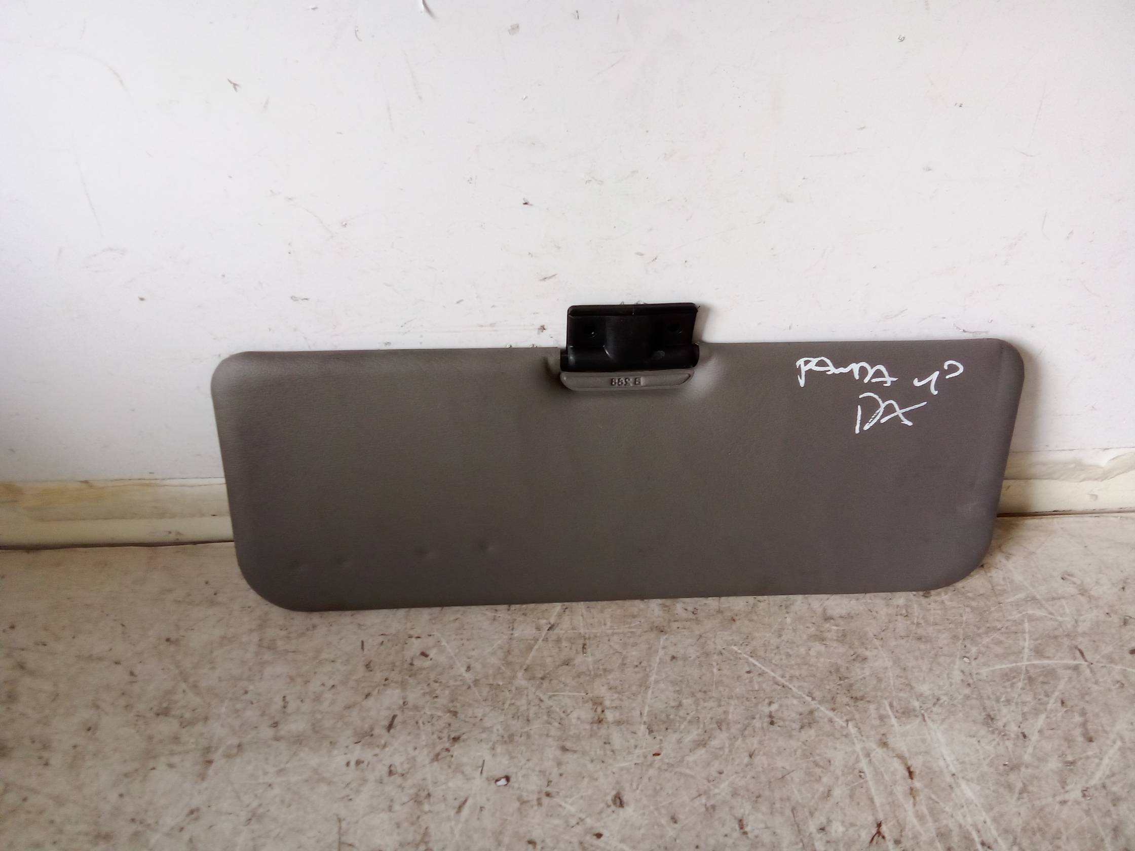 Aletta parasole parabrezza dx.