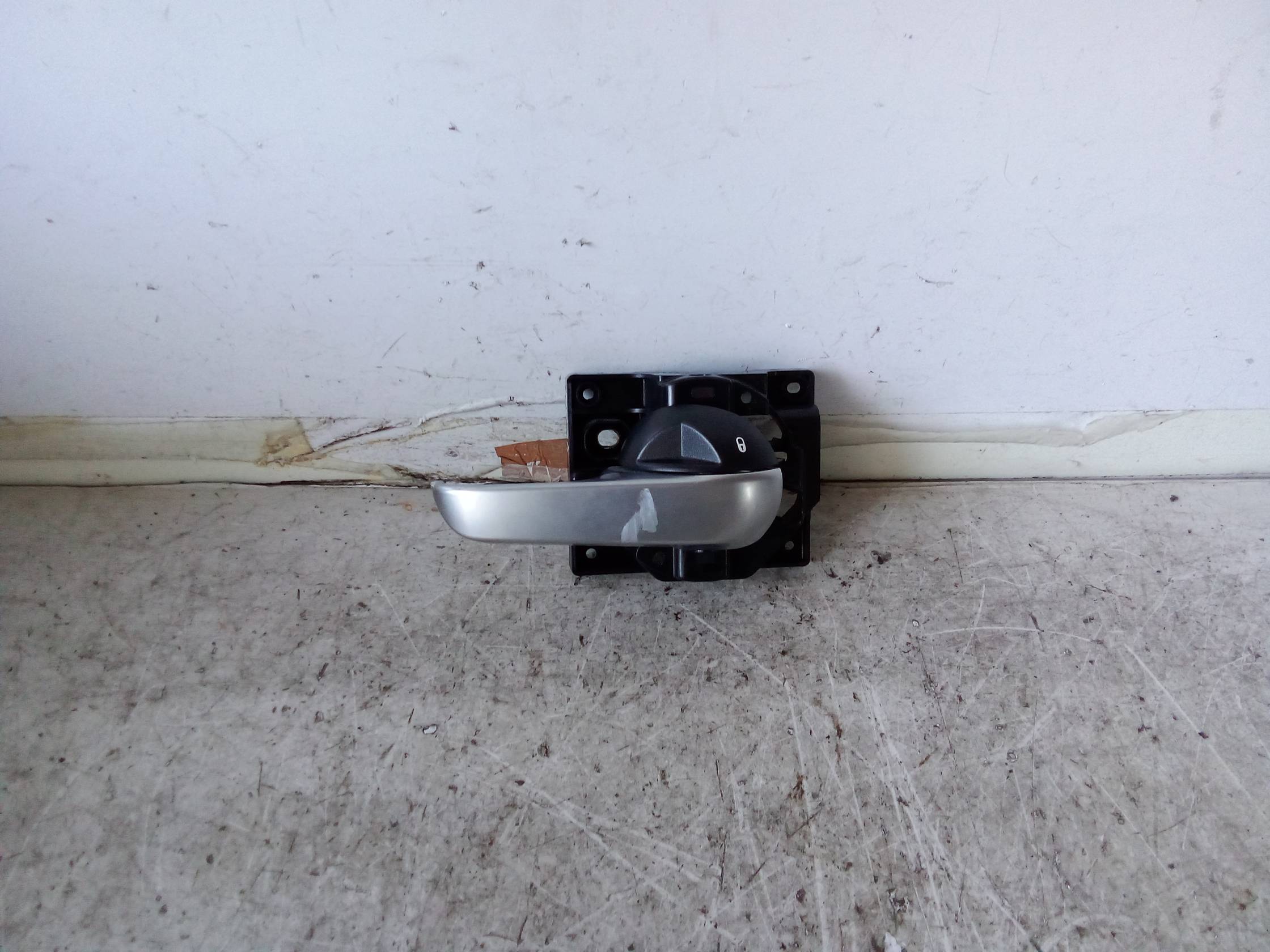 Maniglia int. apertura porta post. dx.